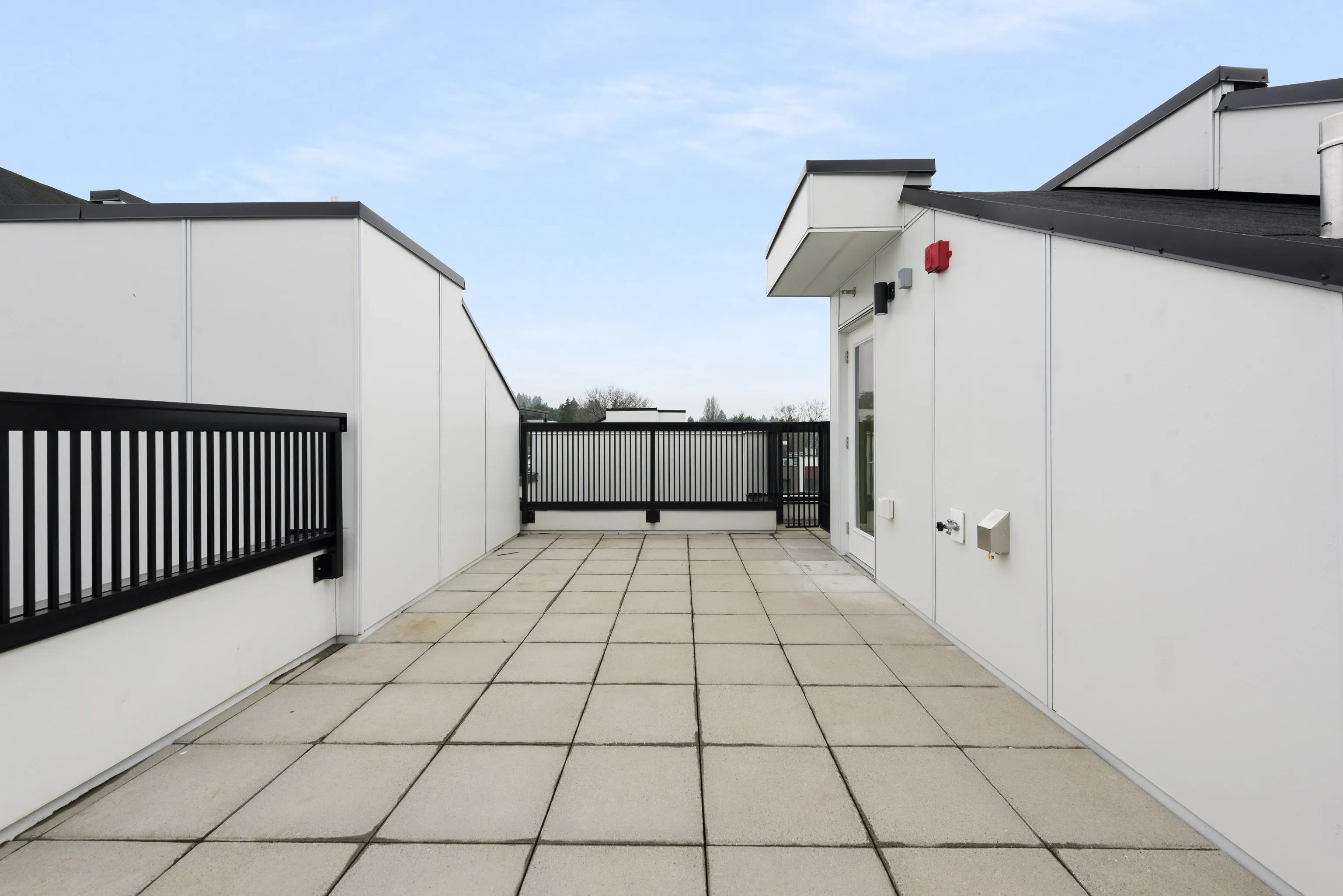 885 W 33rd Avenue