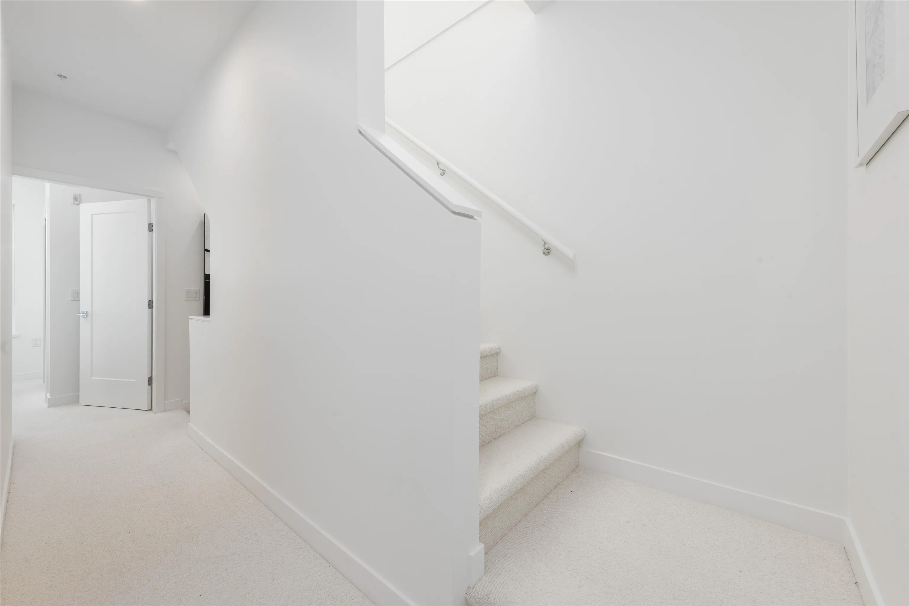 885 W 33rd Avenue