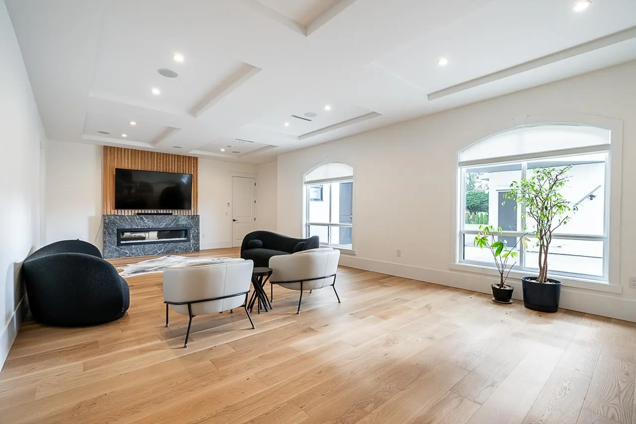 606 202 Street #2