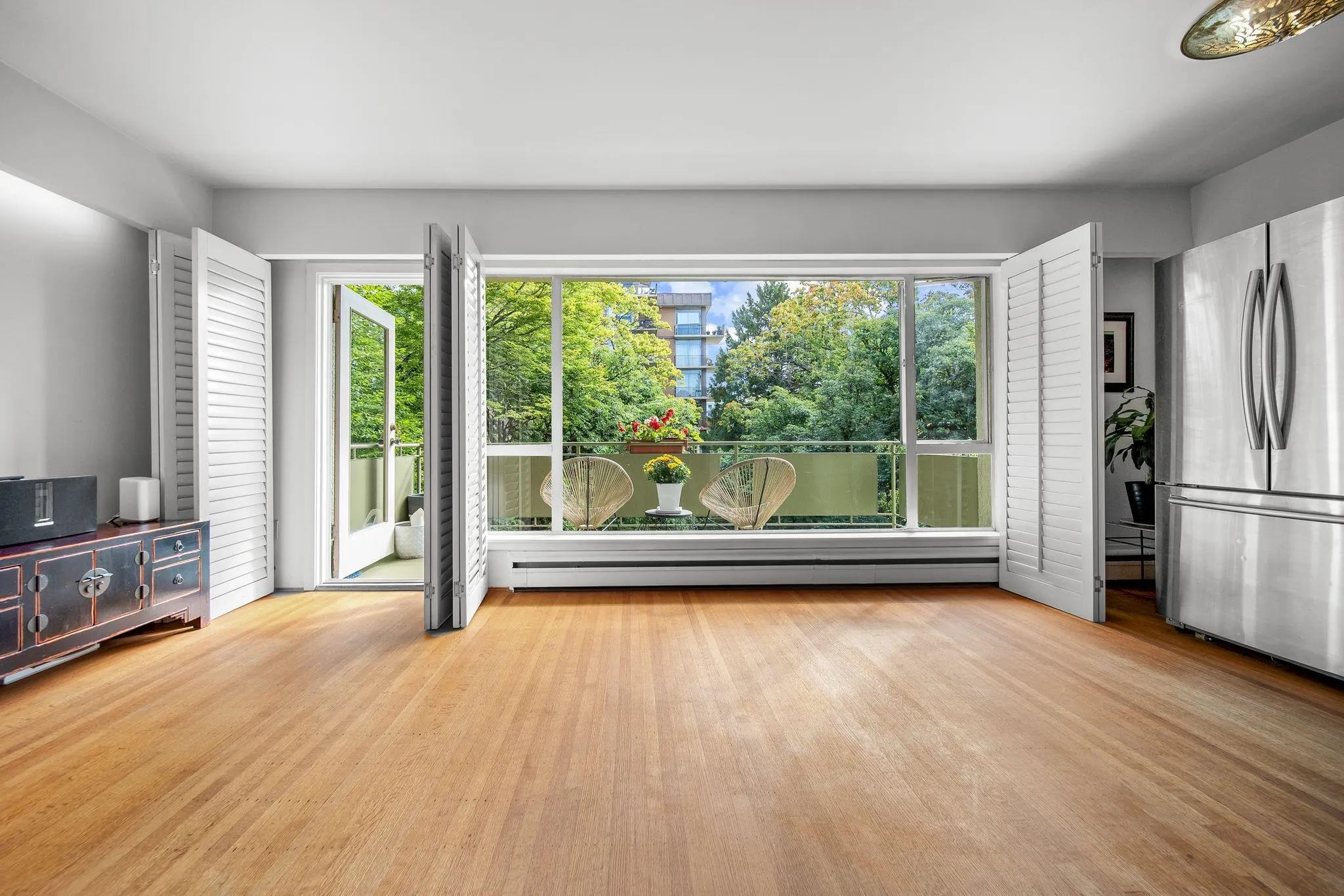 5475 Vine Street #204
