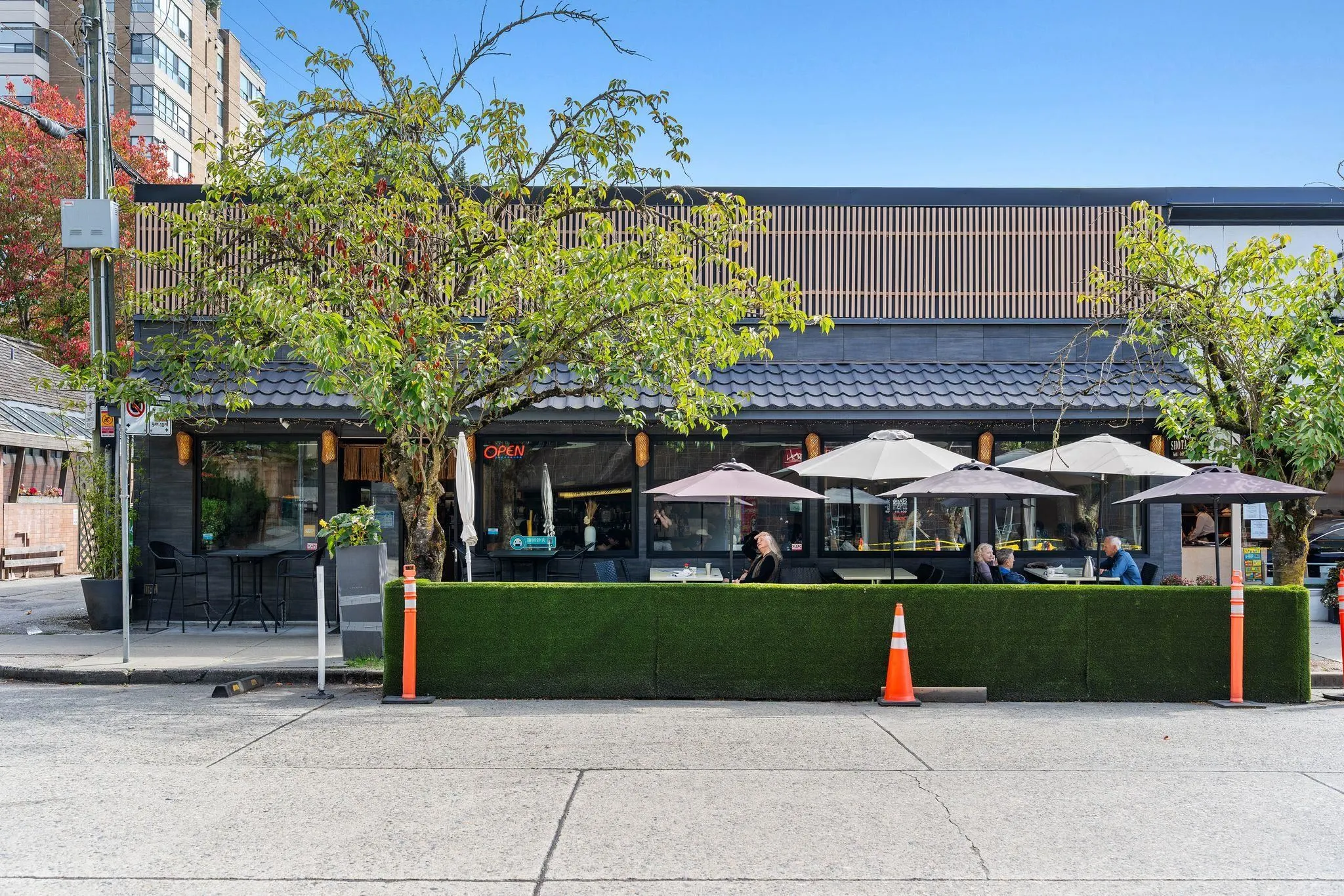 5475 Vine Street #204