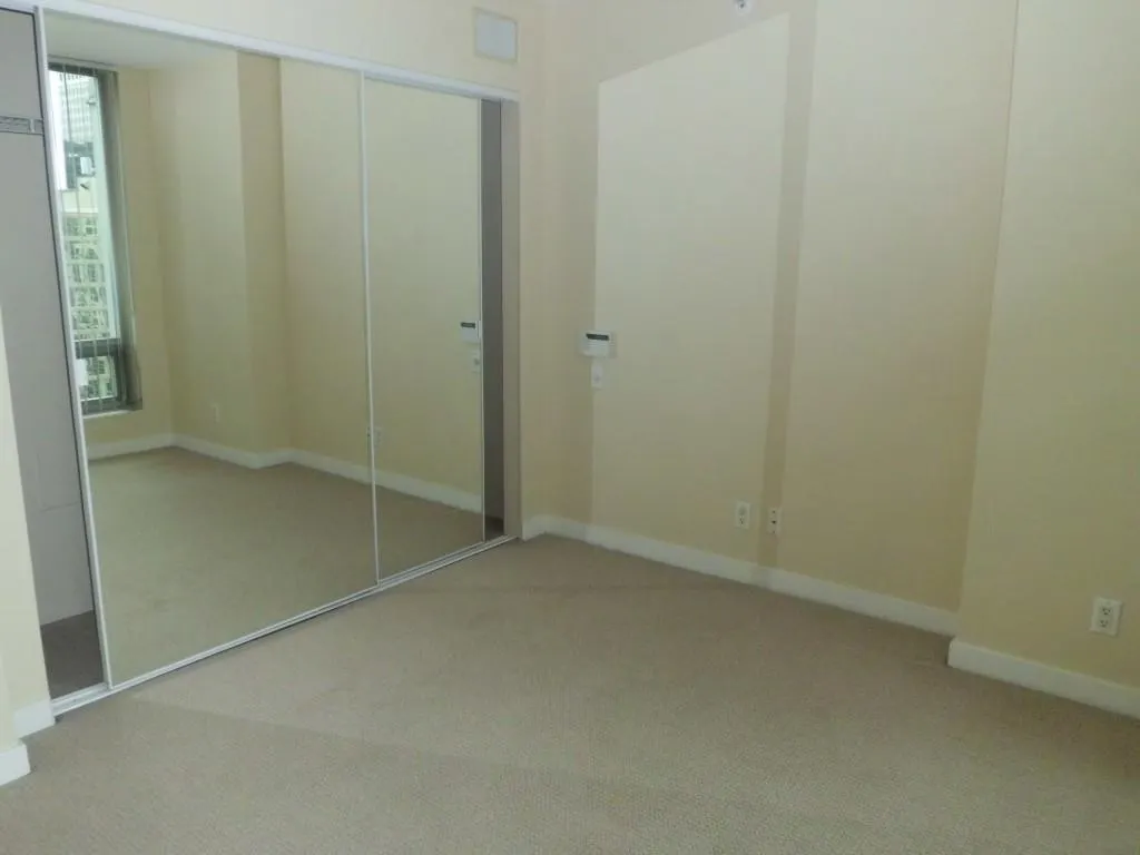 1288 W Georgia Street #2105