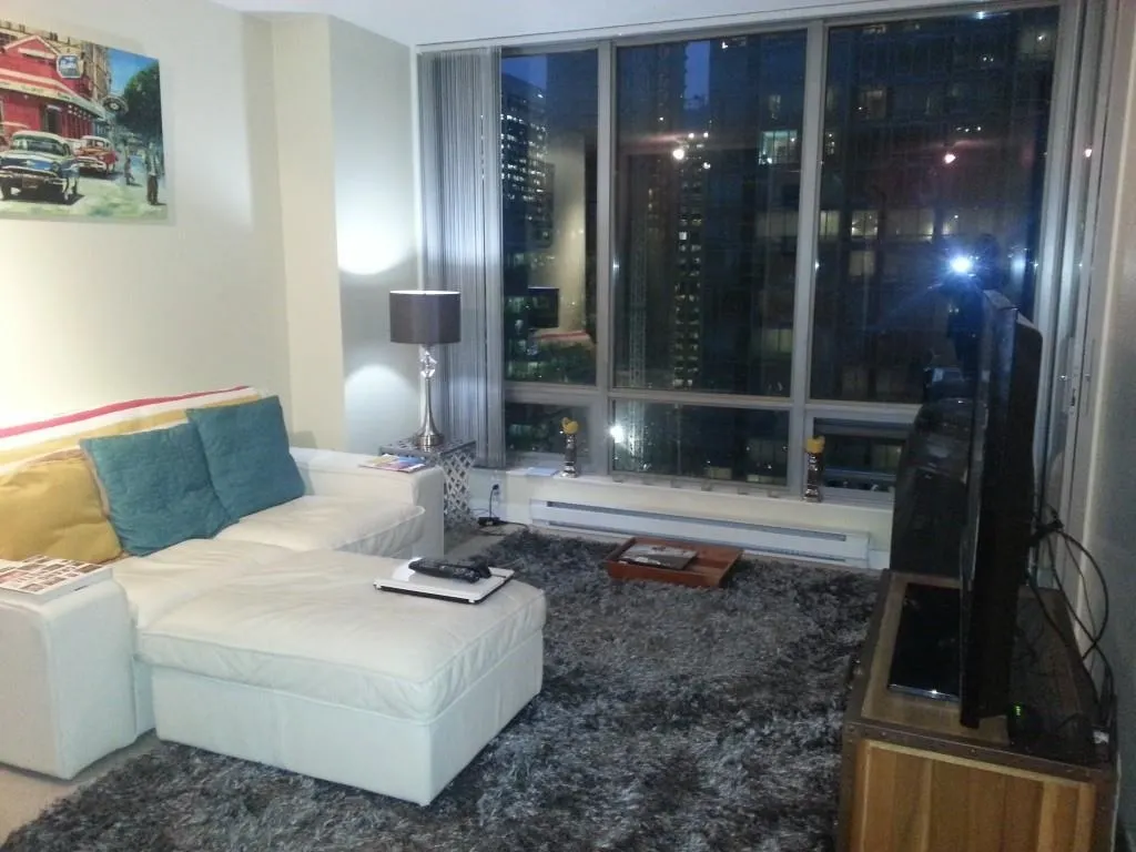 1288 W Georgia Street #2105