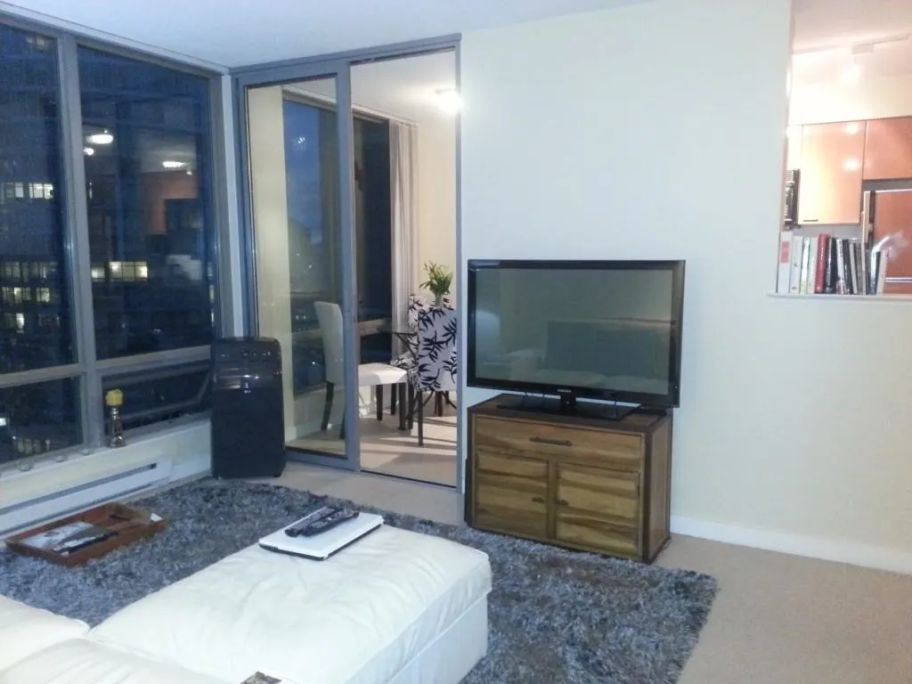 1288 W Georgia Street #2105