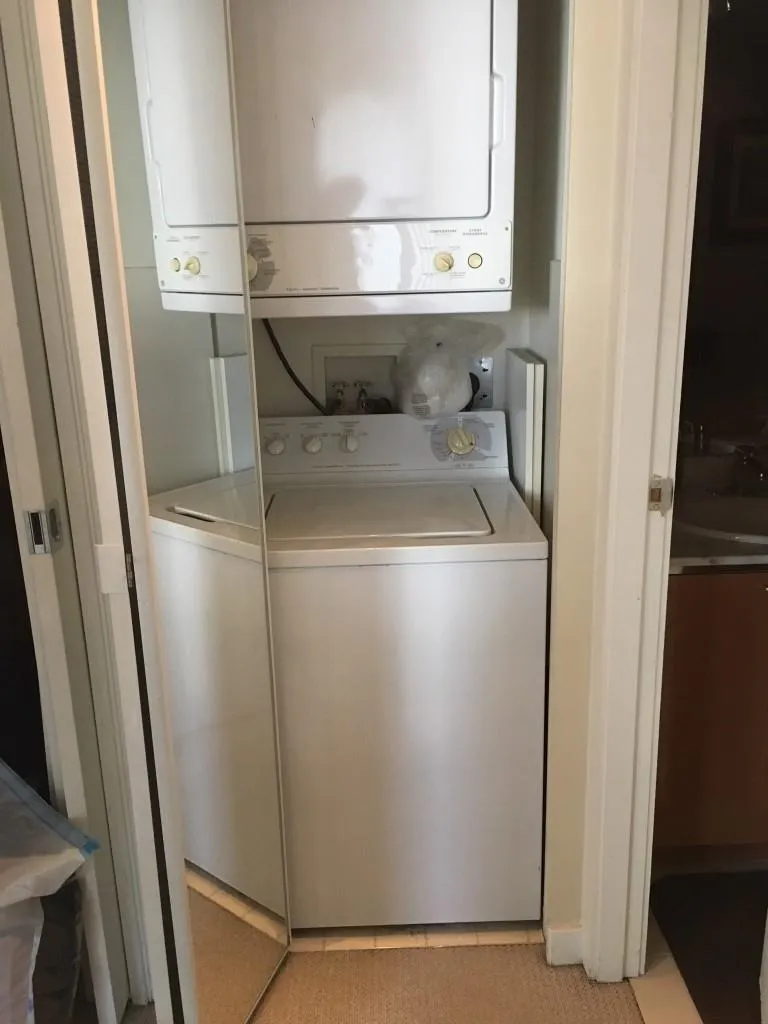 1288 W Georgia Street #2105