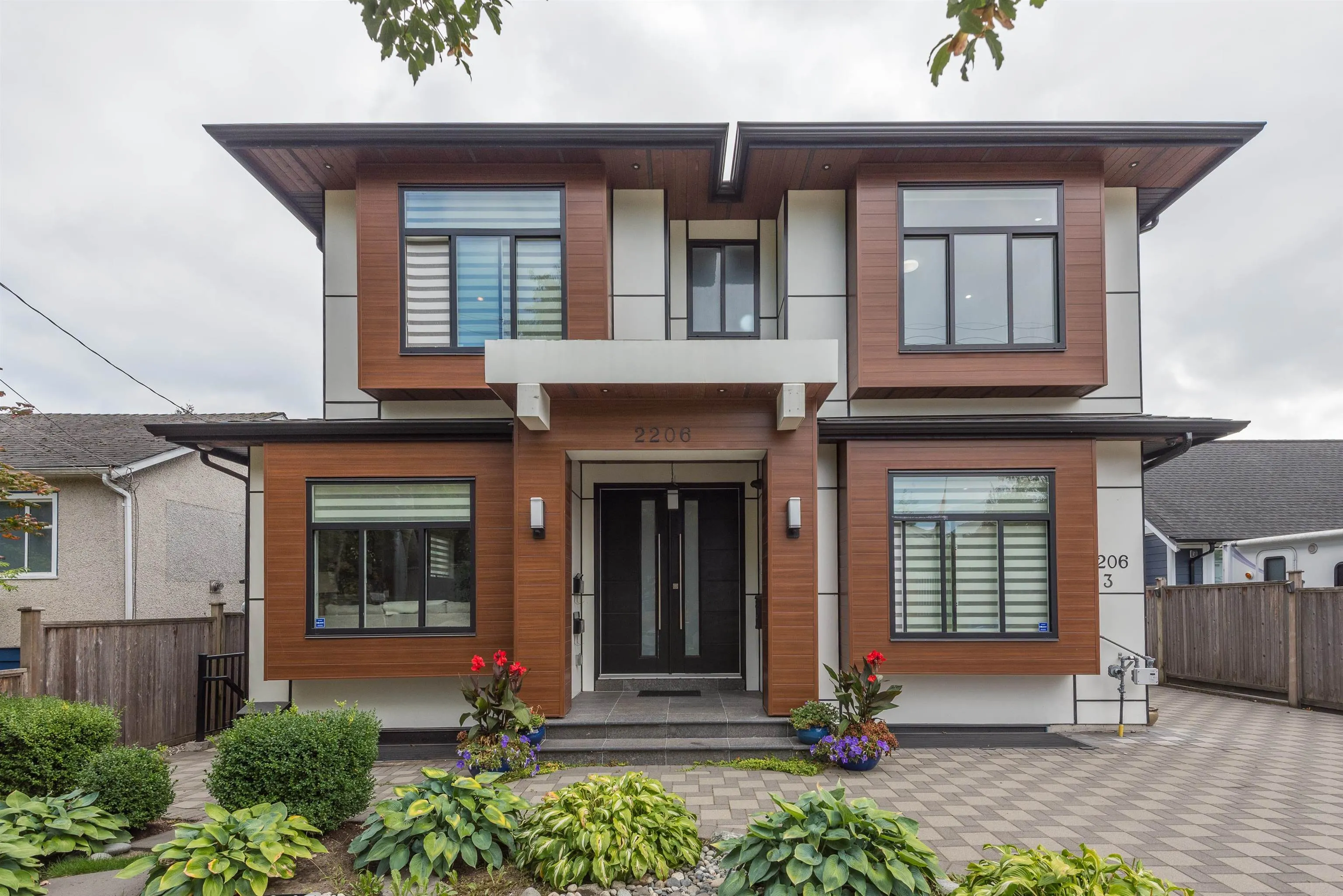 2206 London Street