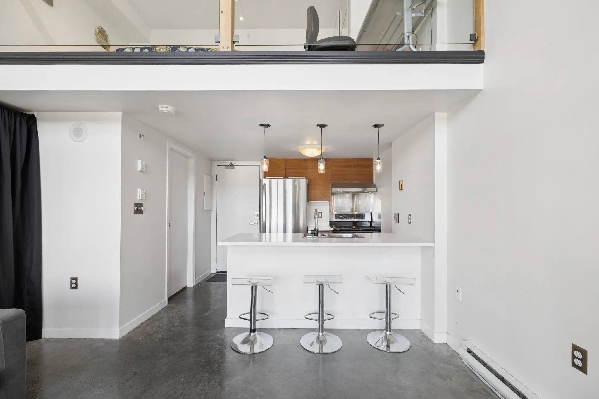 22 E Cordova Street #609
