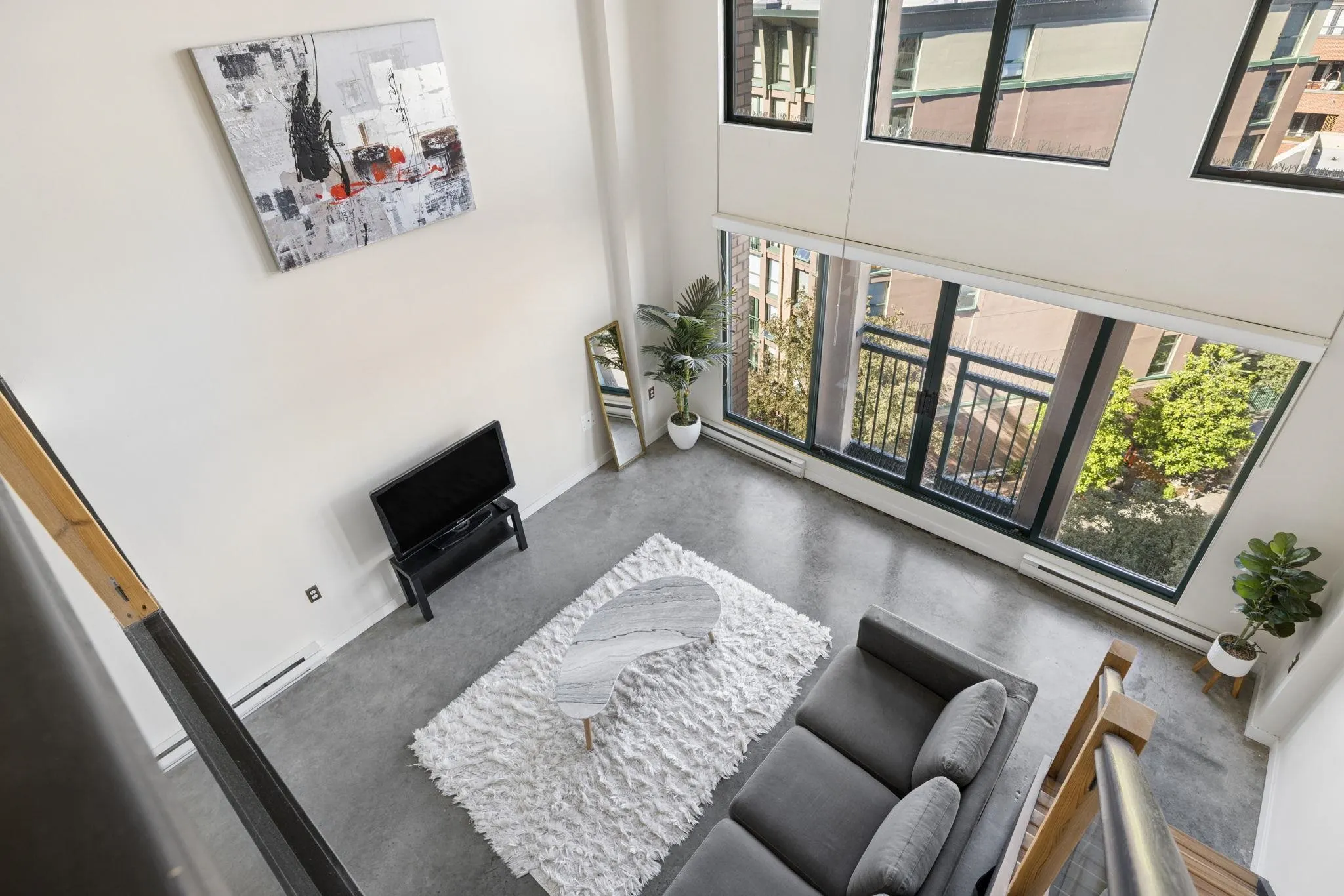 22 E Cordova Street #609