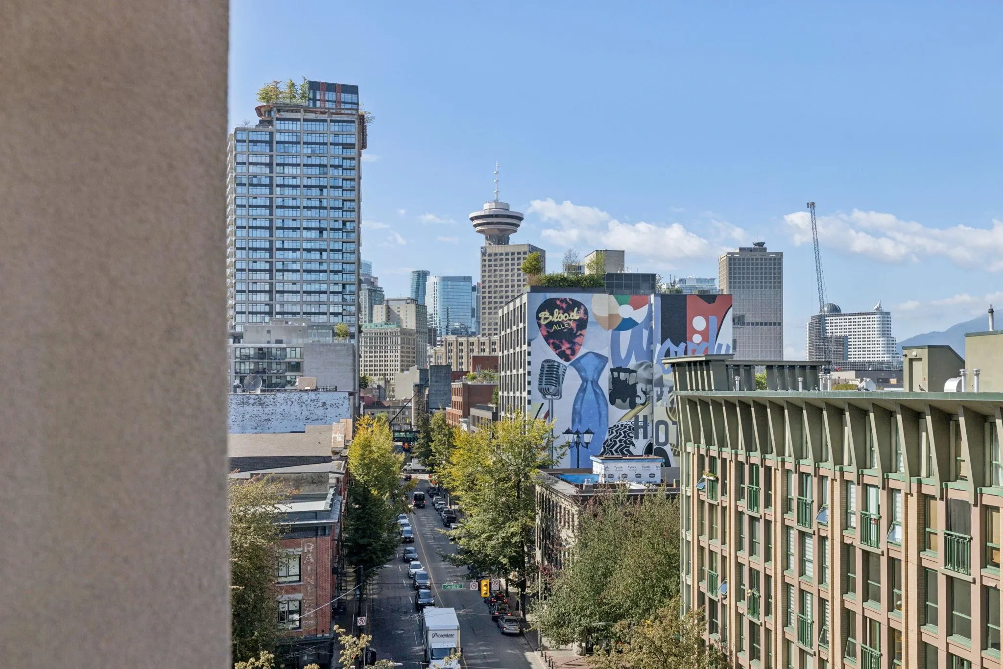 22 E Cordova Street #609