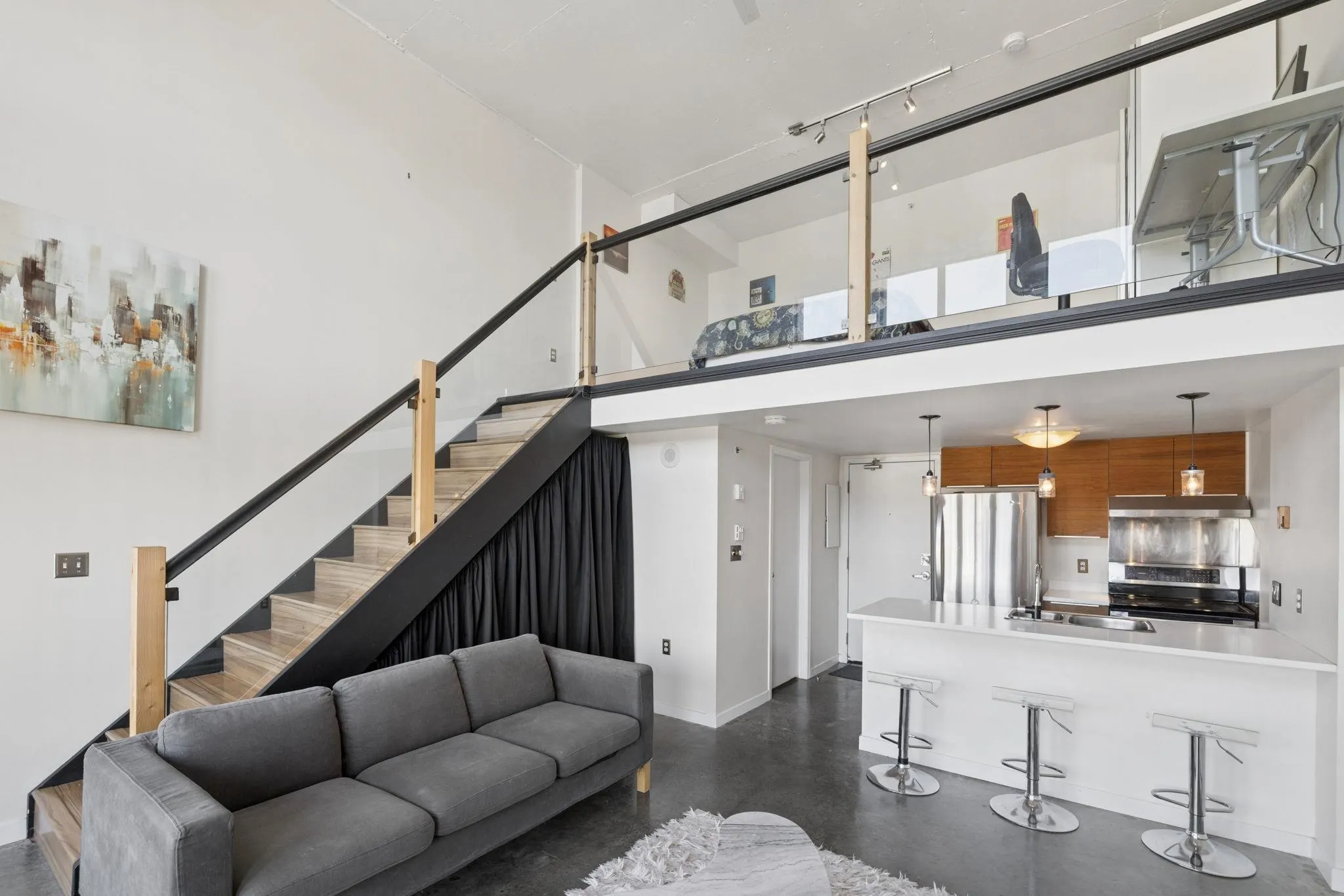 22 E Cordova Street #609