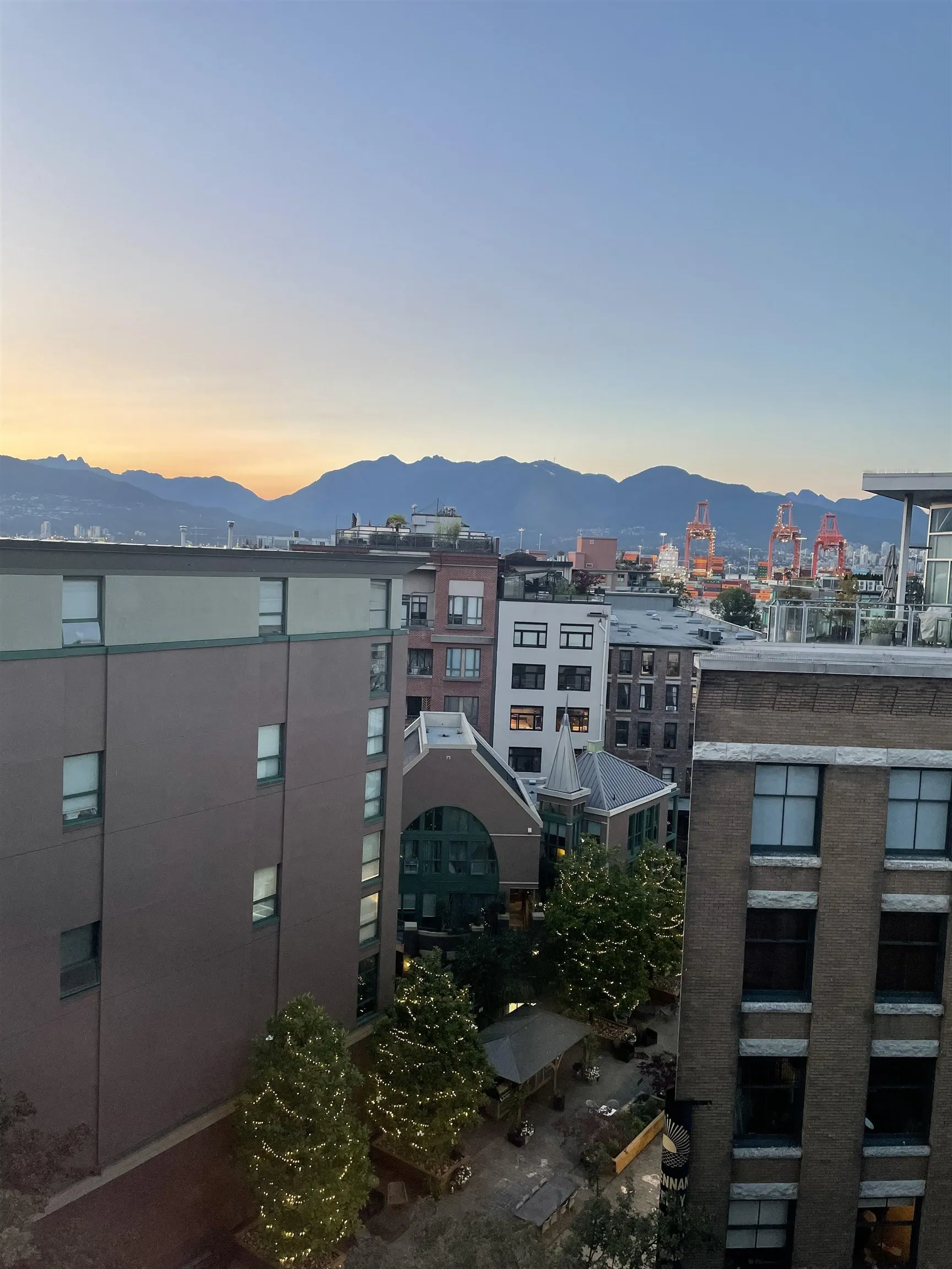 22 E Cordova Street #609