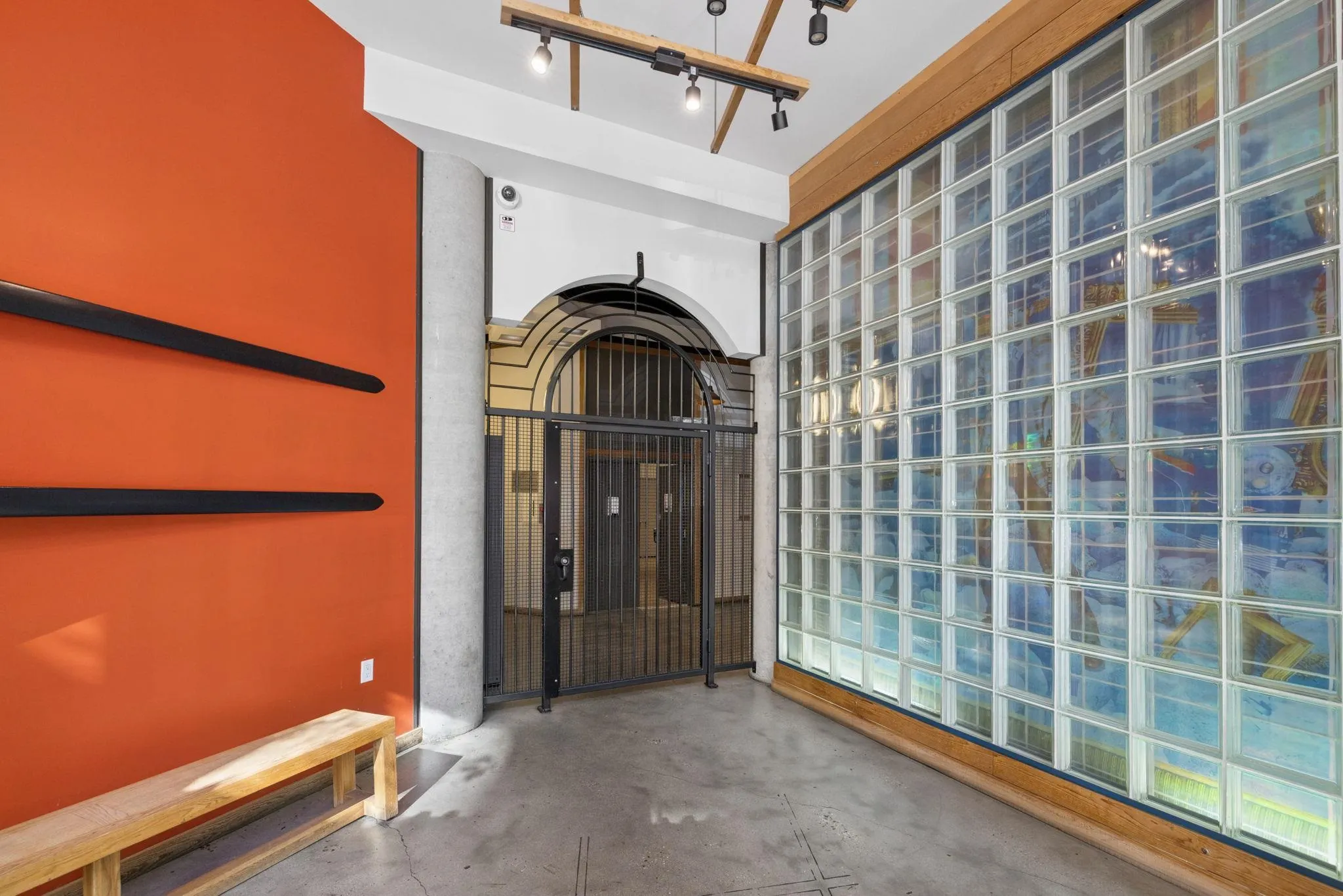 22 E Cordova Street #609
