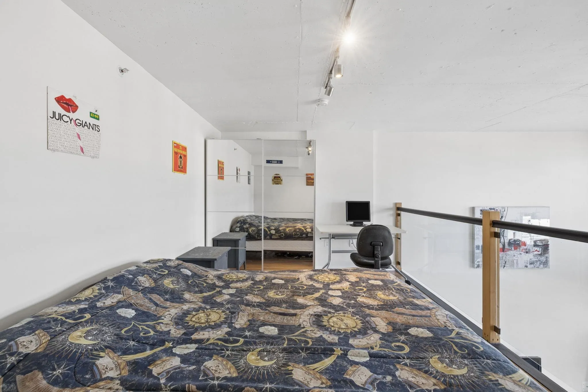 22 E Cordova Street #609