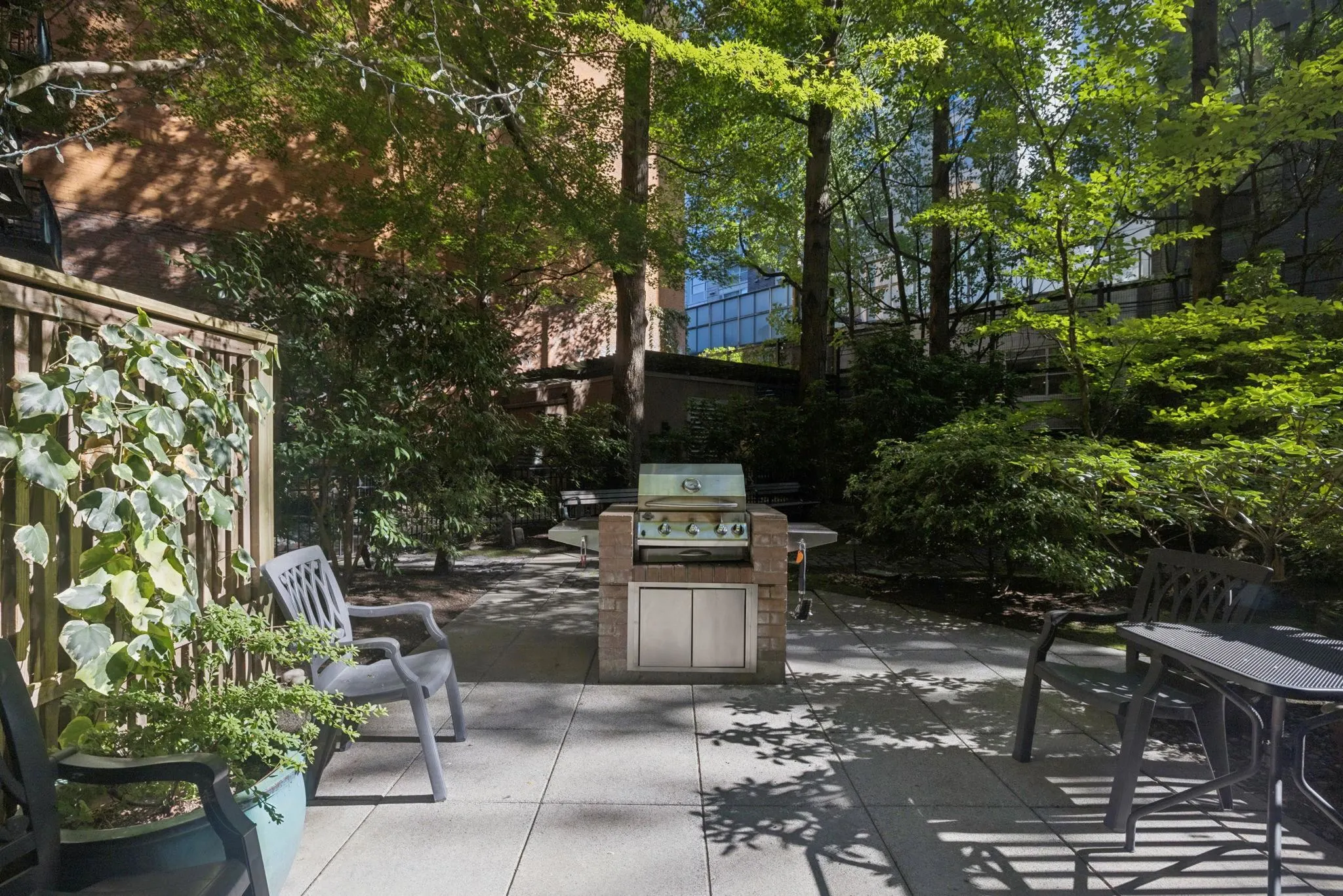 22 E Cordova Street #609