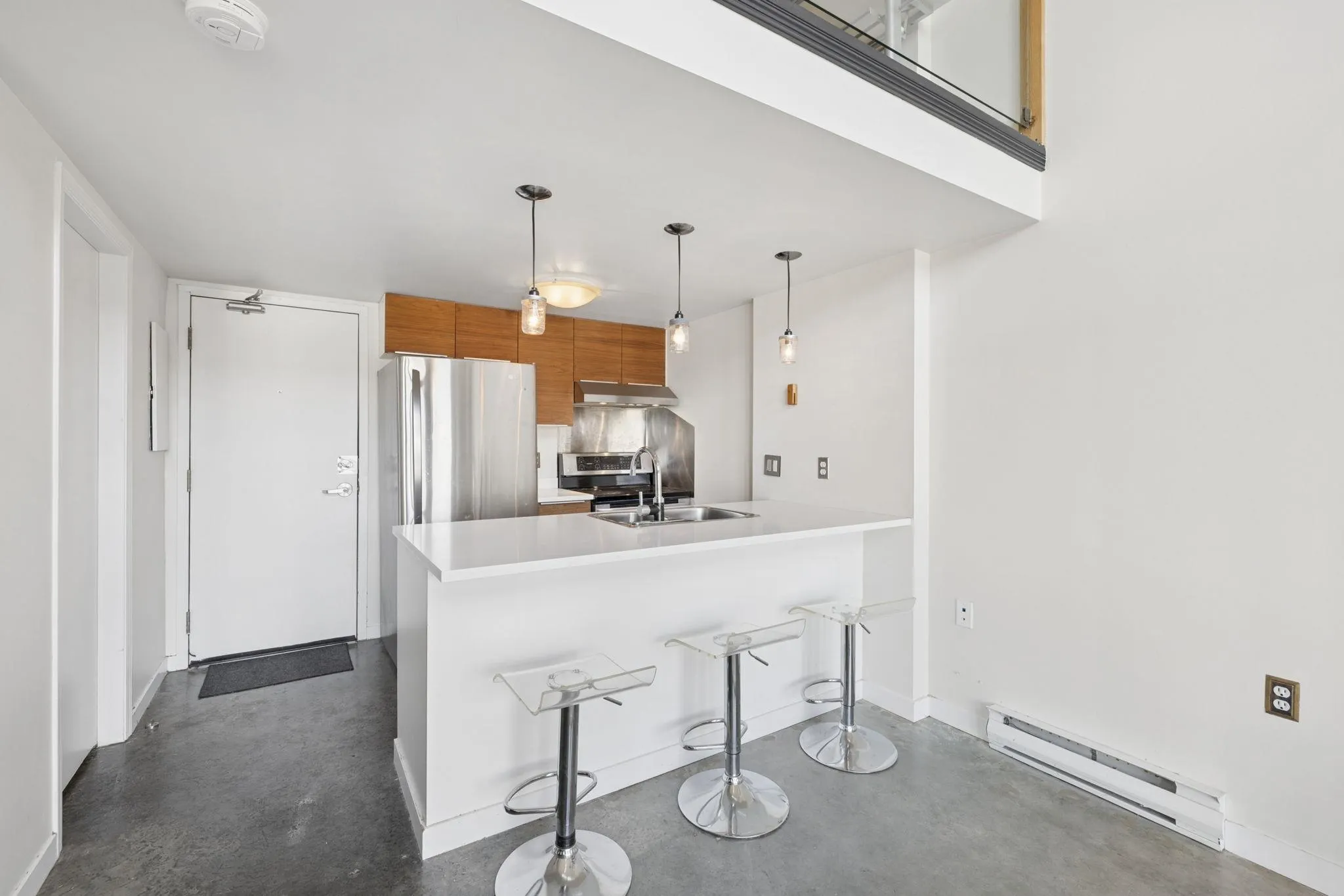 22 E Cordova Street #609
