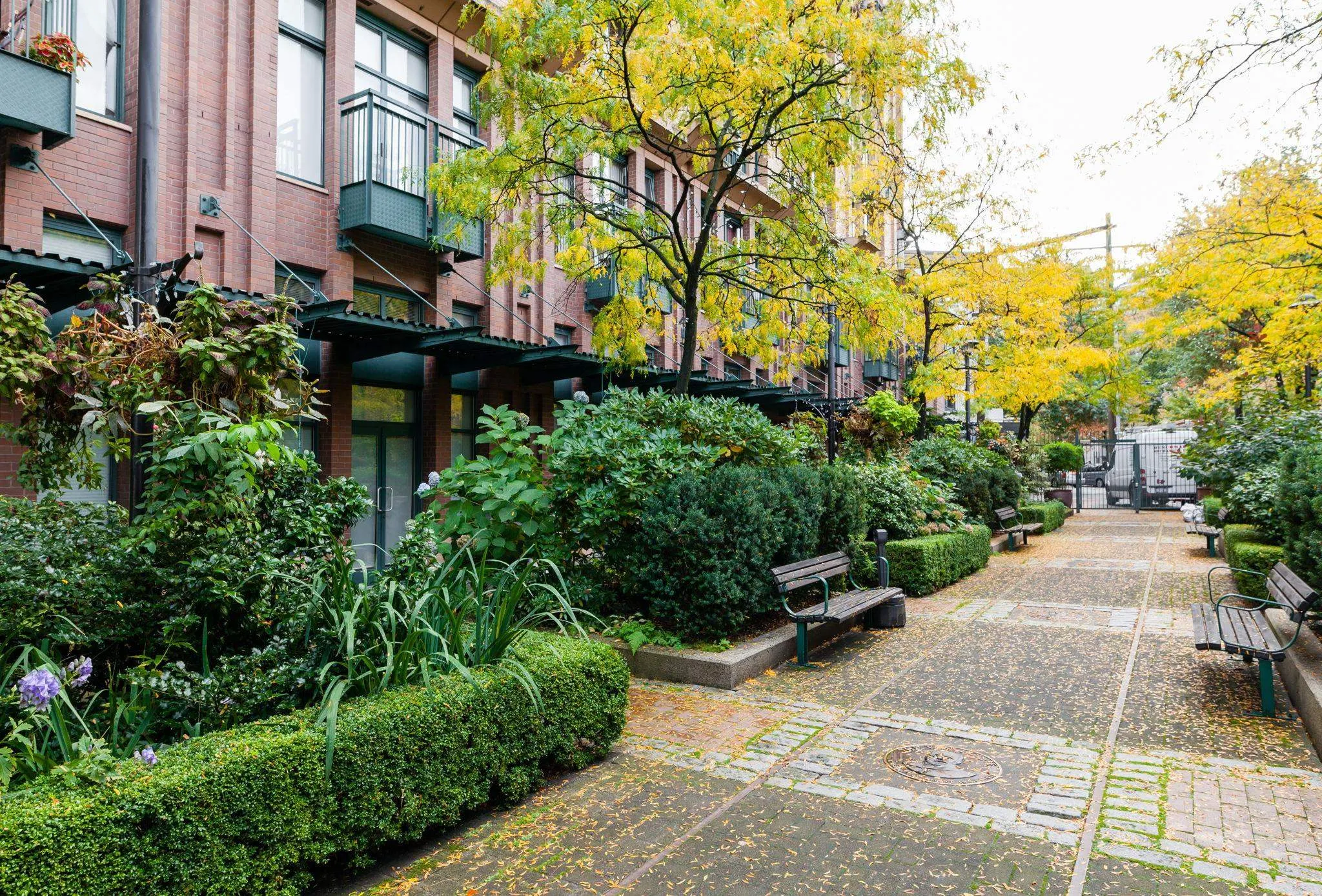 22 E Cordova Street #609