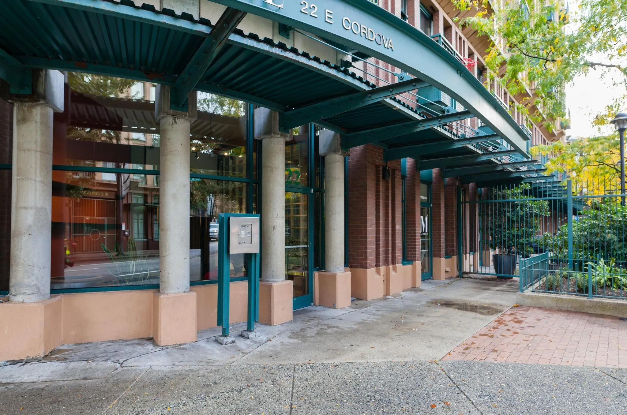 22 E Cordova Street #609