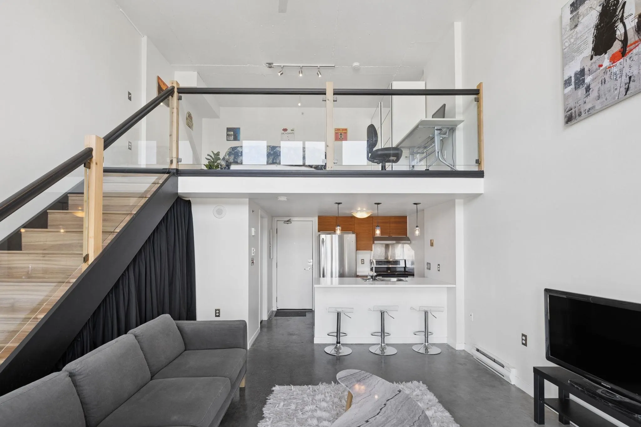 22 E Cordova Street #609