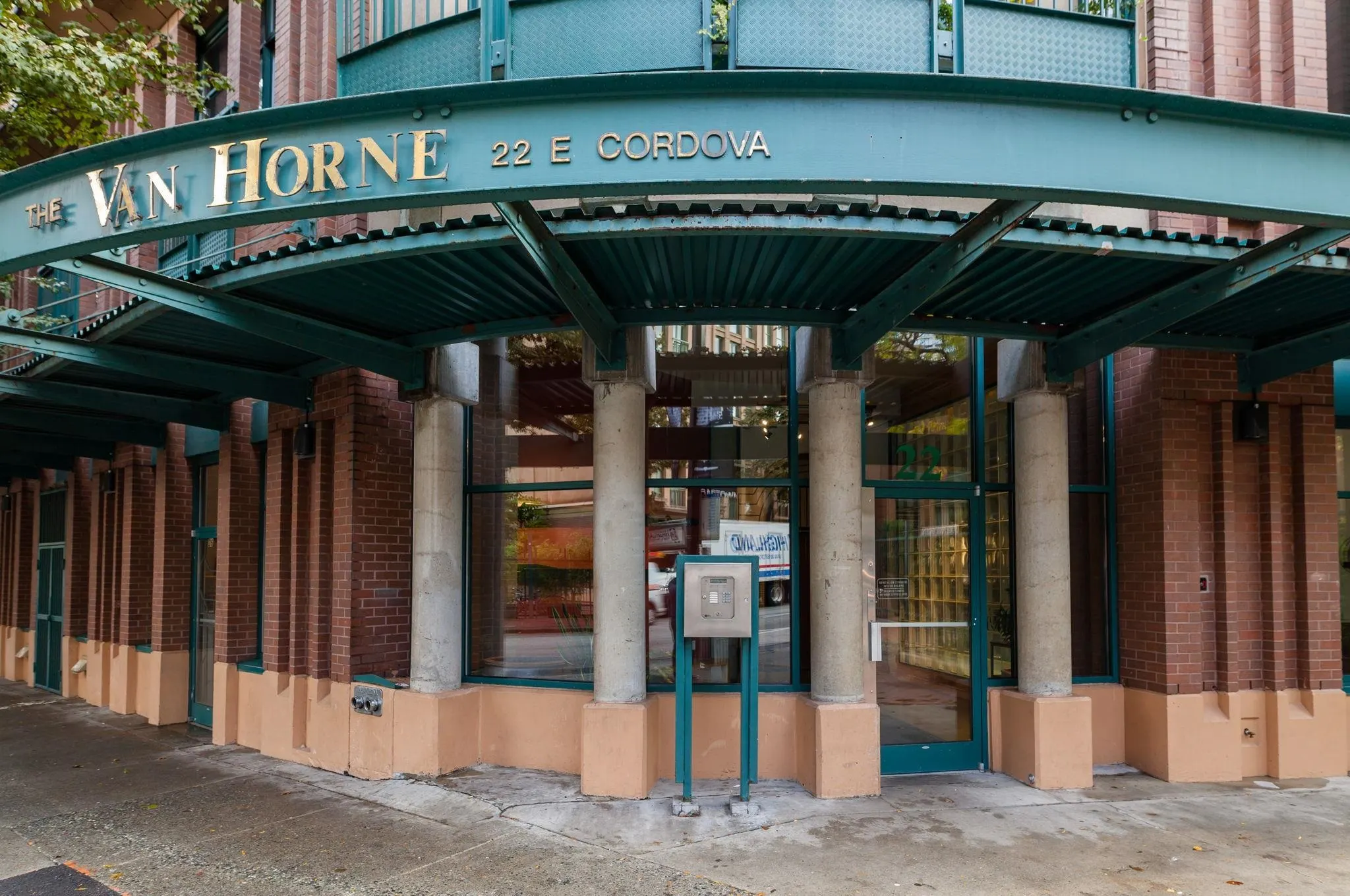 22 E Cordova Street #609