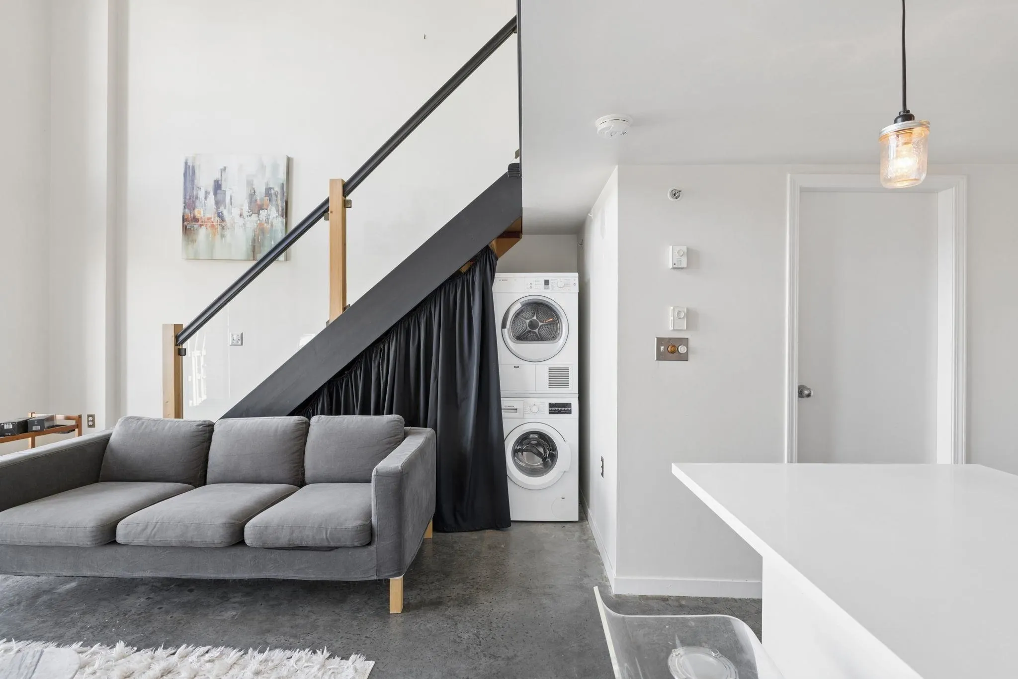 22 E Cordova Street #609