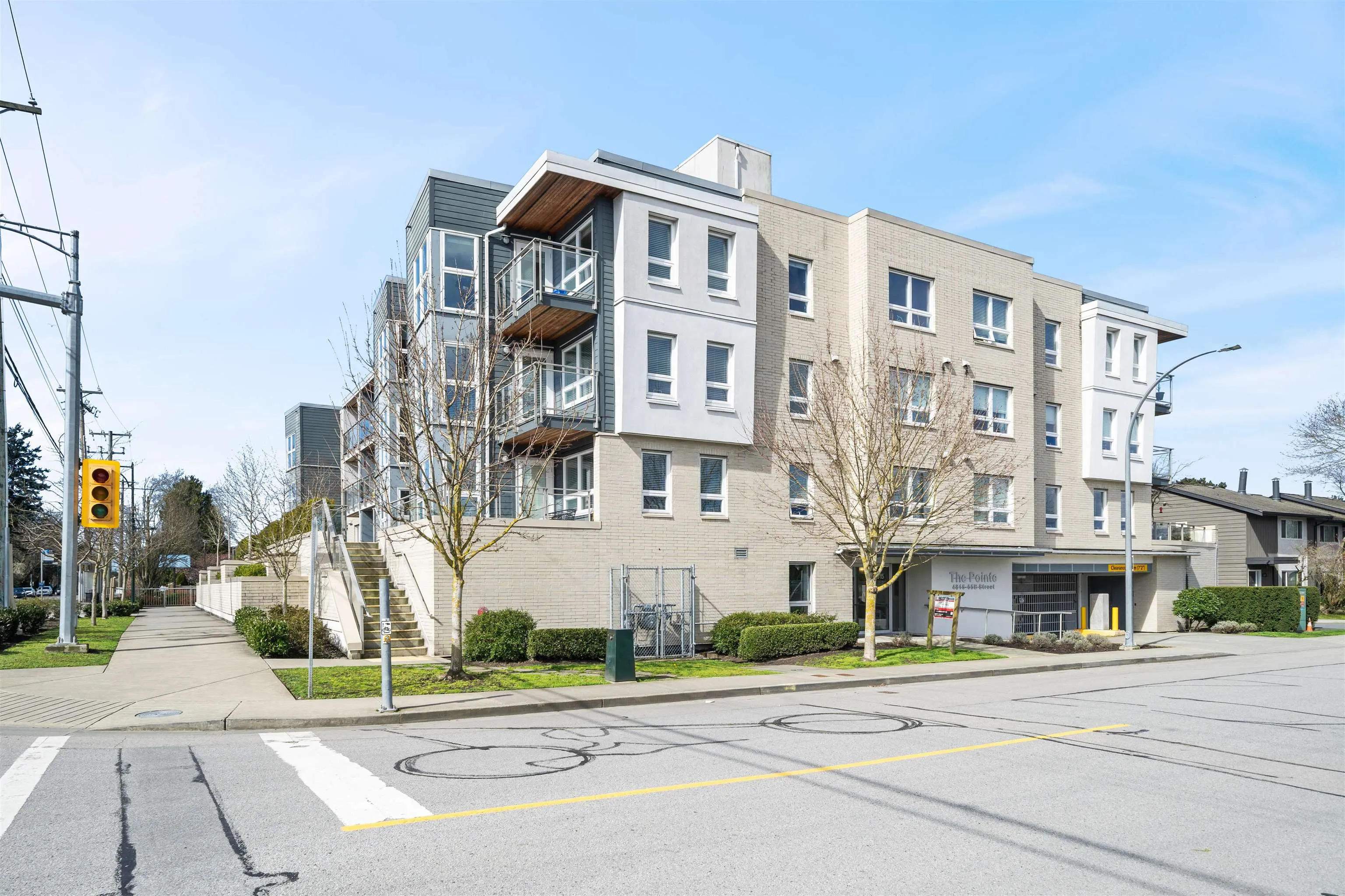4815 55b Street #208