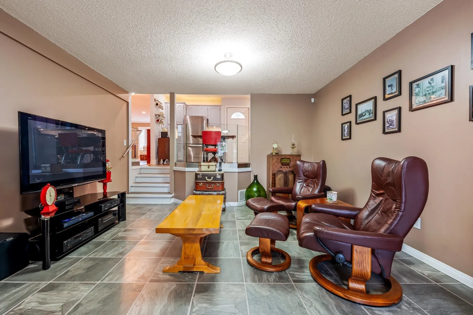 3162 Oxford Street