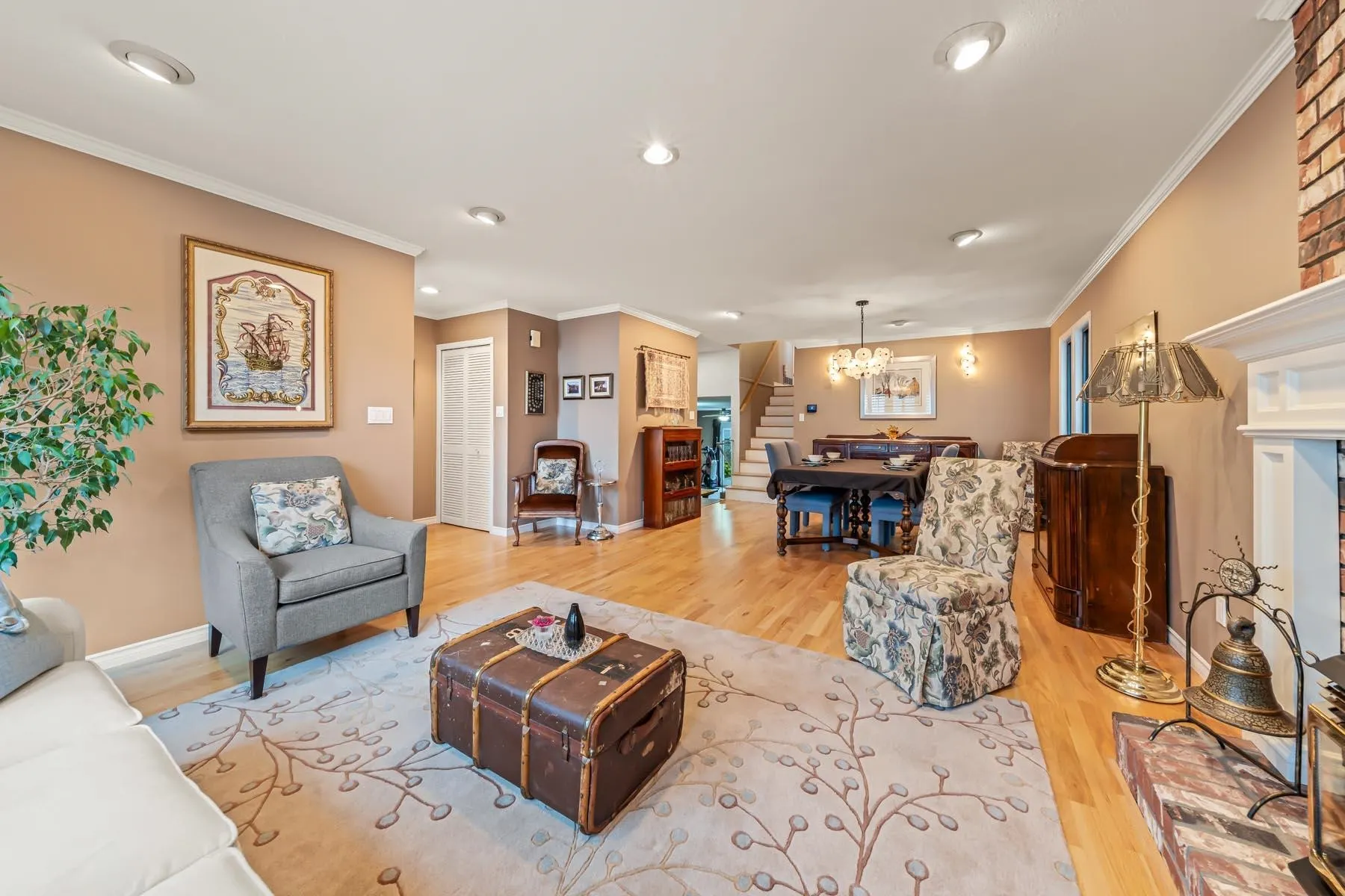 3162 Oxford Street