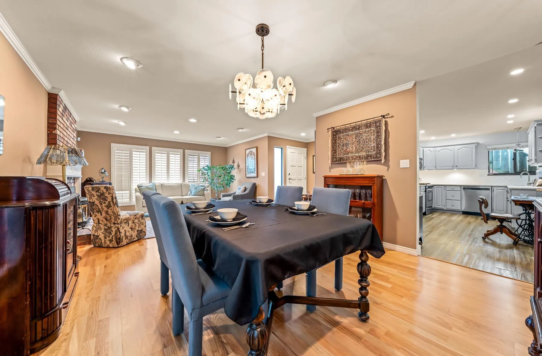 3162 Oxford Street