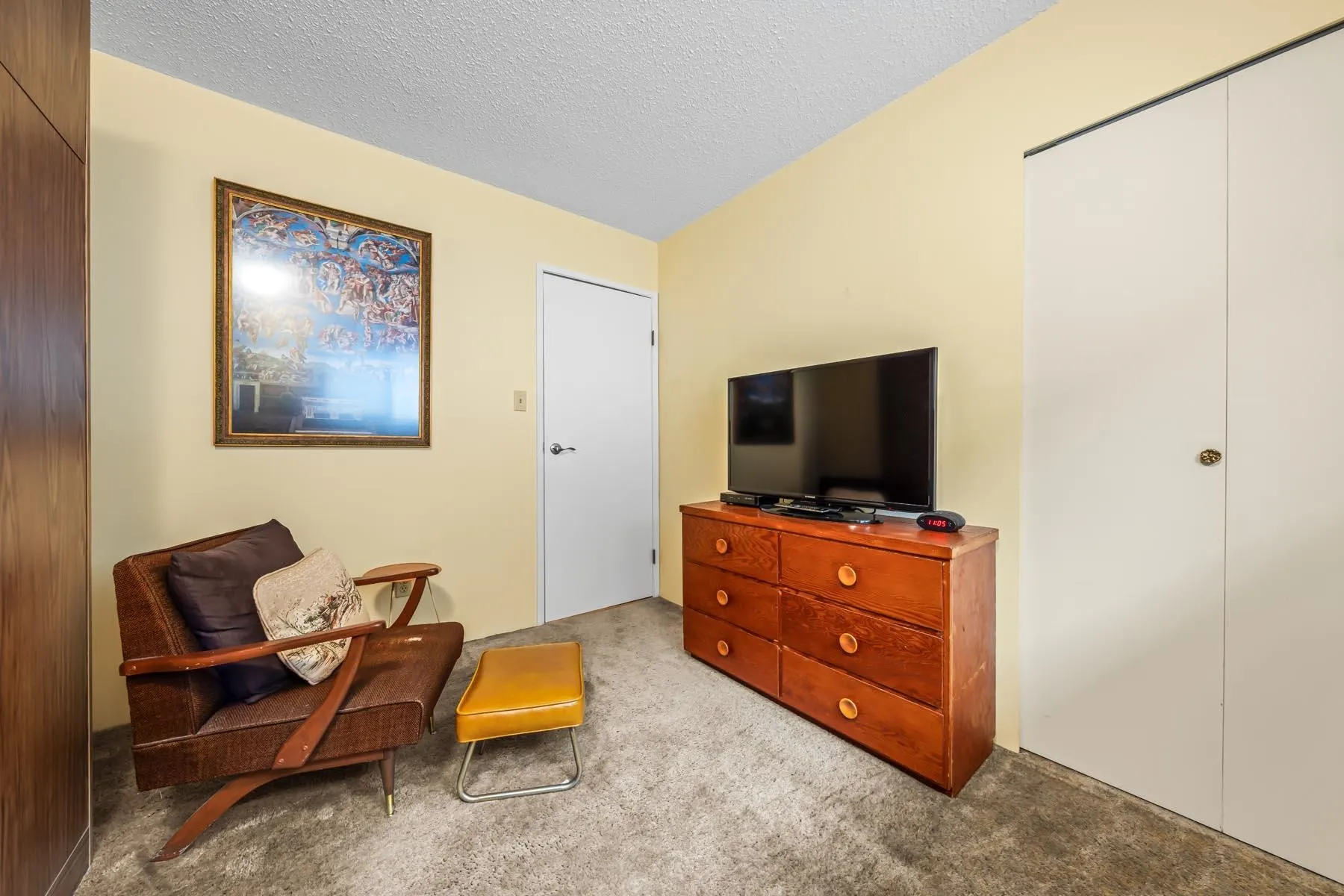 3162 Oxford Street