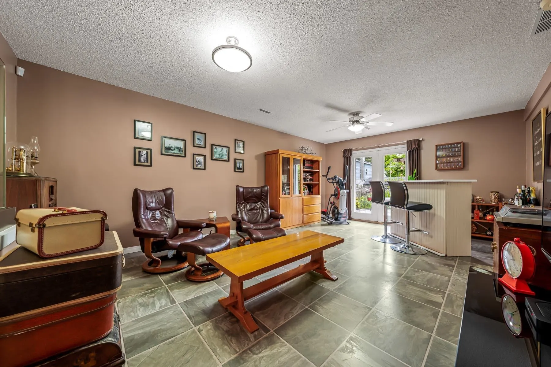 3162 Oxford Street