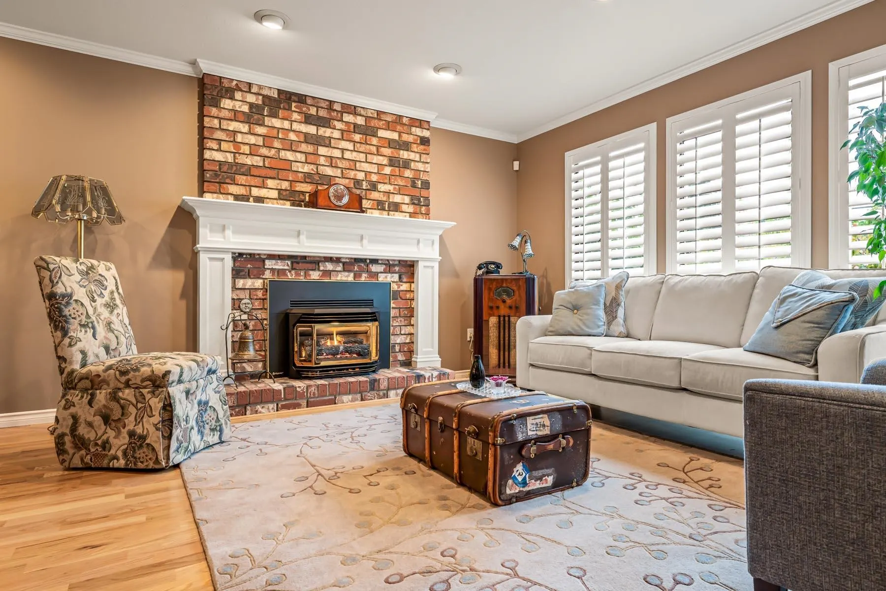 3162 Oxford Street