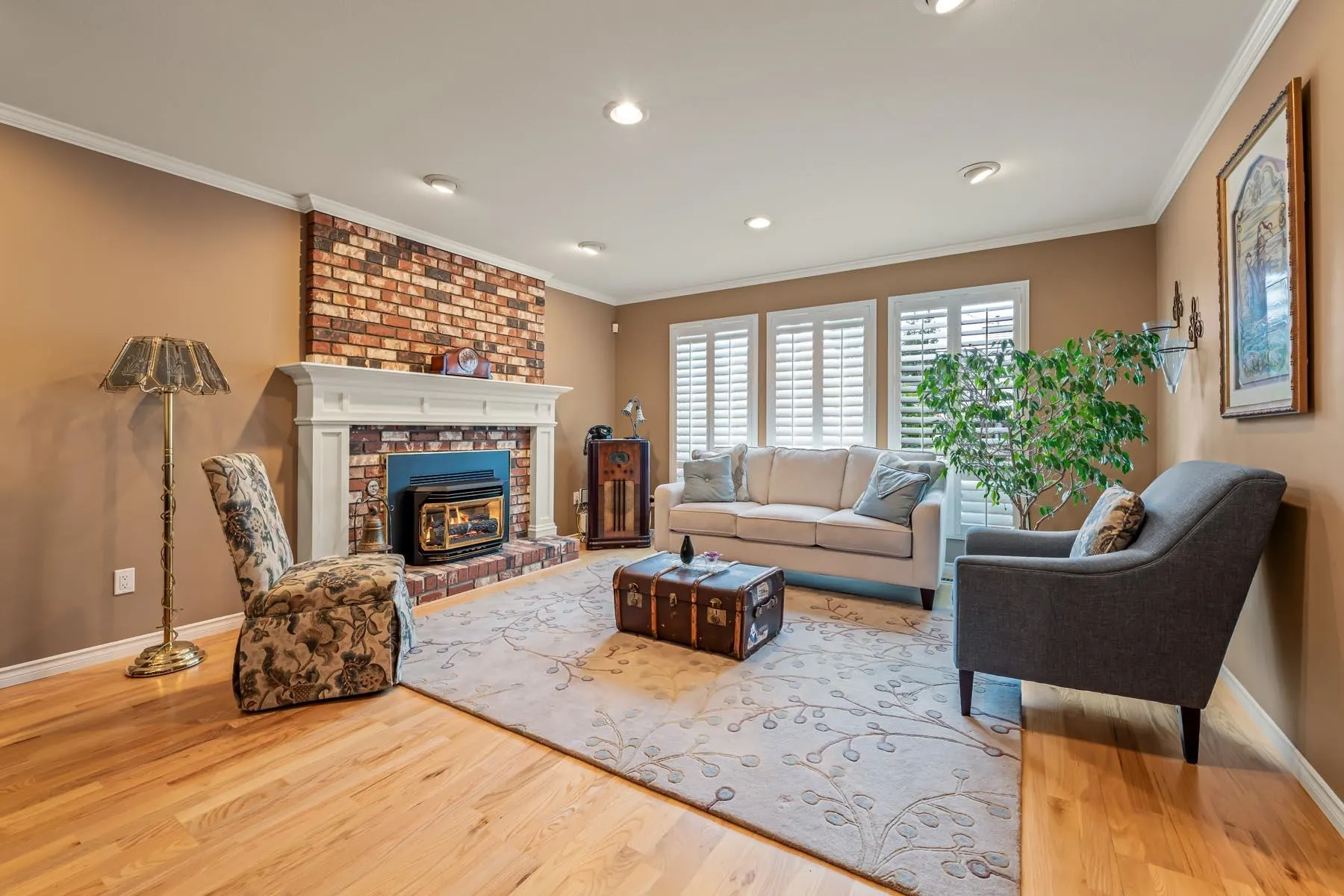3162 Oxford Street