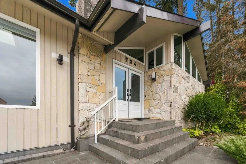 734 Carleton Drive