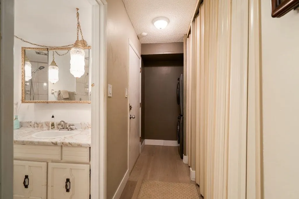 2190 W 8th Avenue #102