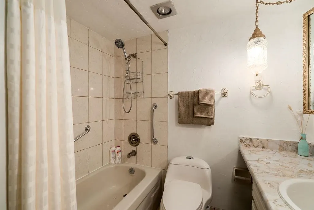 2190 W 8th Avenue #102