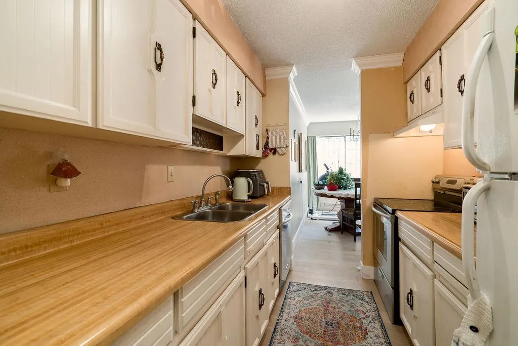 2190 W 8th Avenue #102
