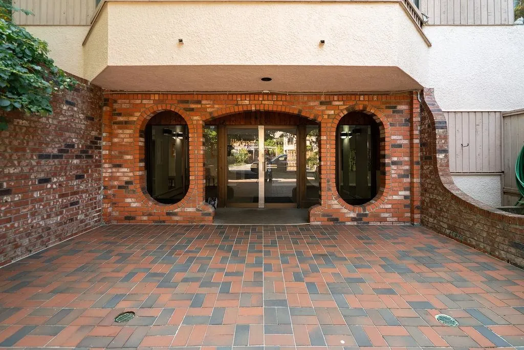 2190 W 8th Avenue #102