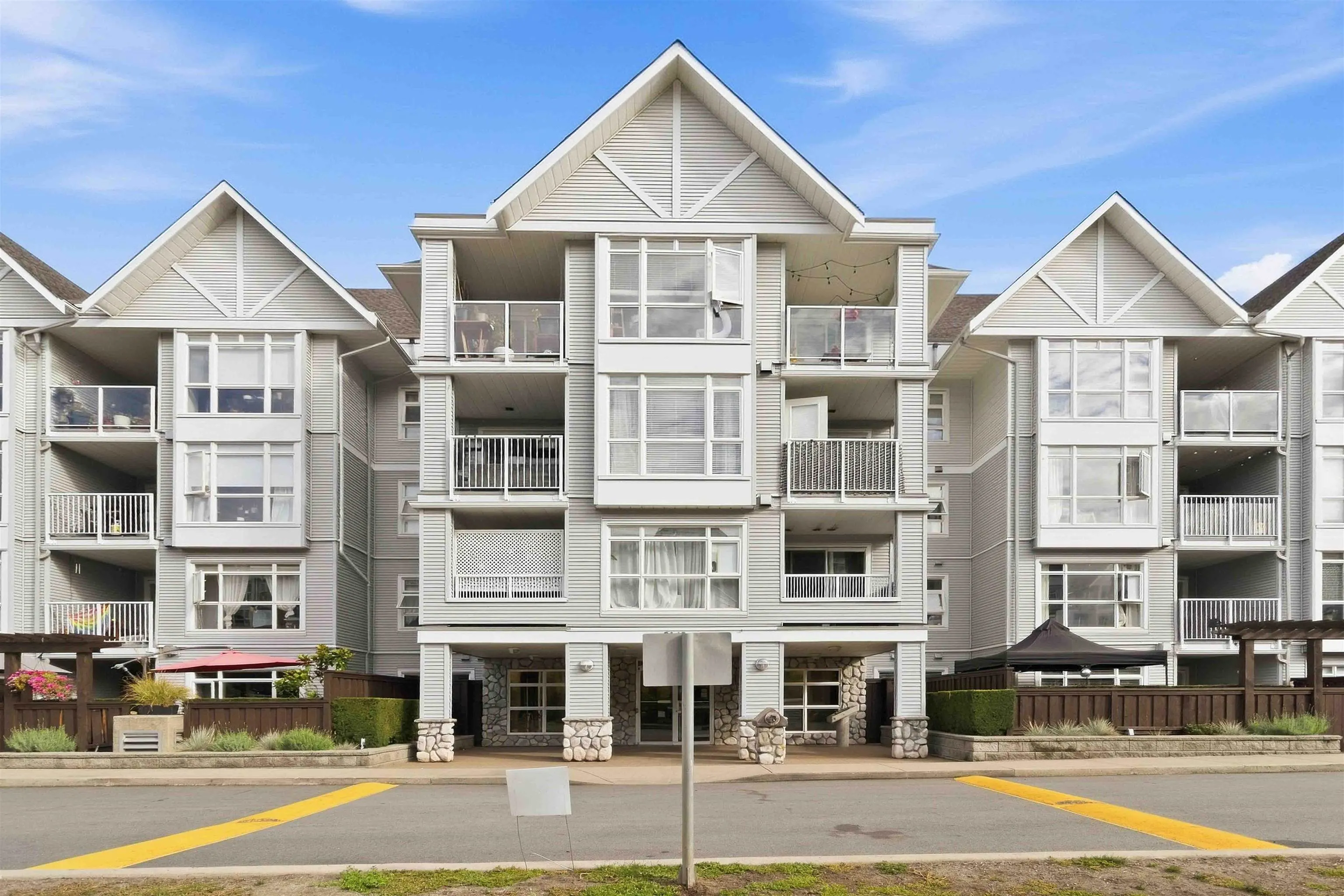 3142 St Johns Street #401