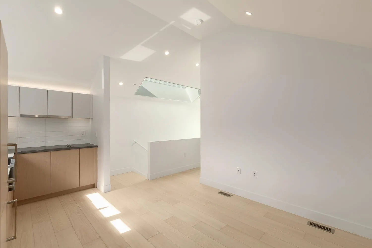 22 W 14th Avenue