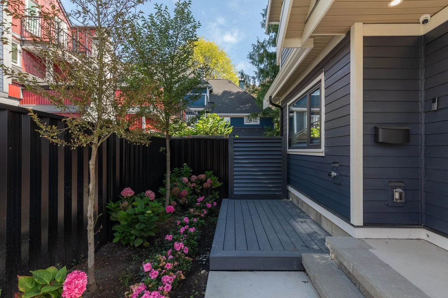 22 W 14th Avenue