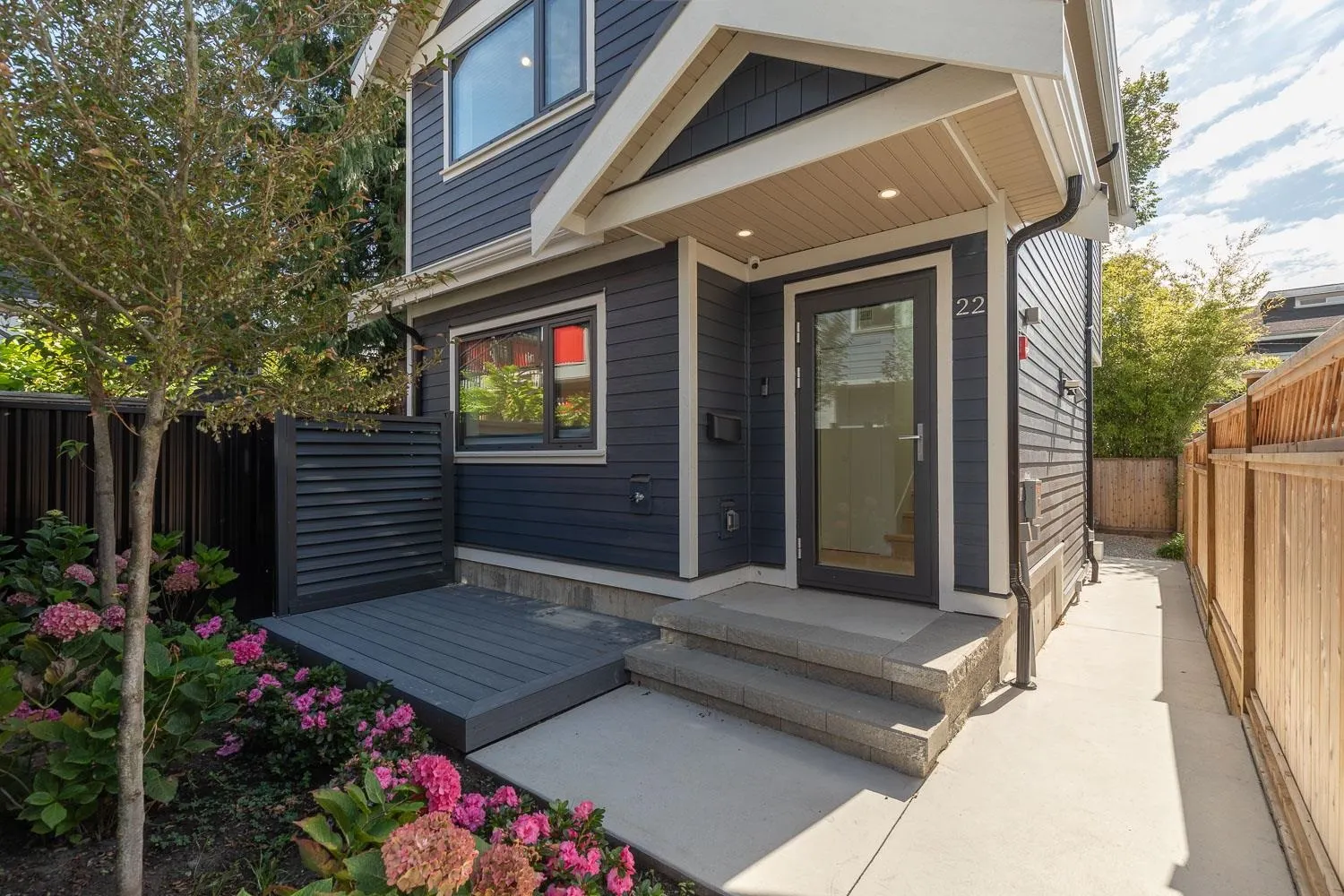 22 W 14th Avenue