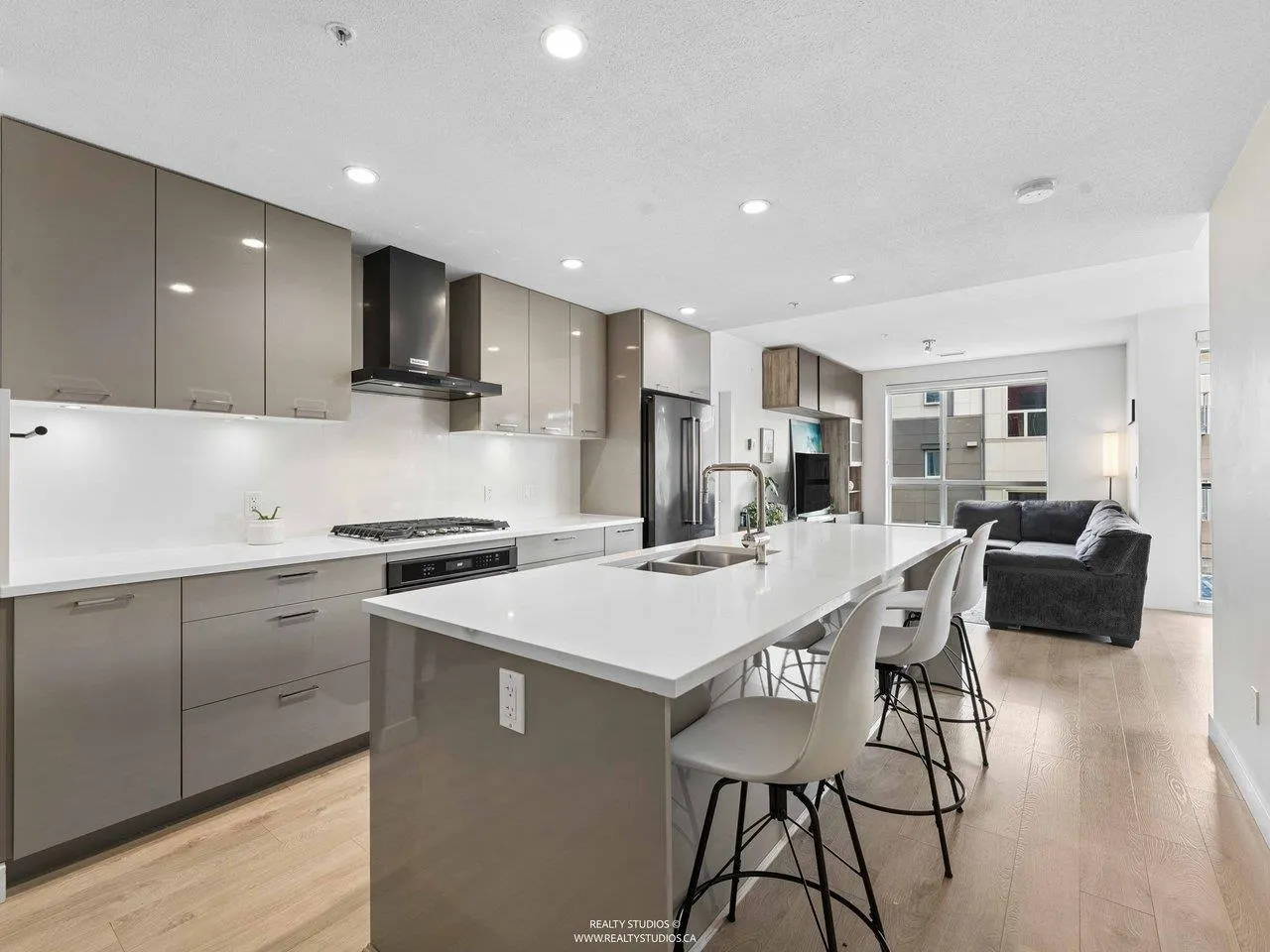 3581 Ross Drive #405