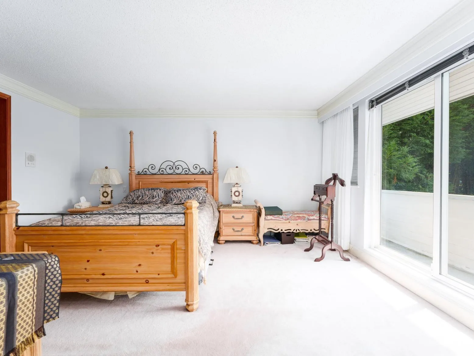 1450 W 40th Avenue