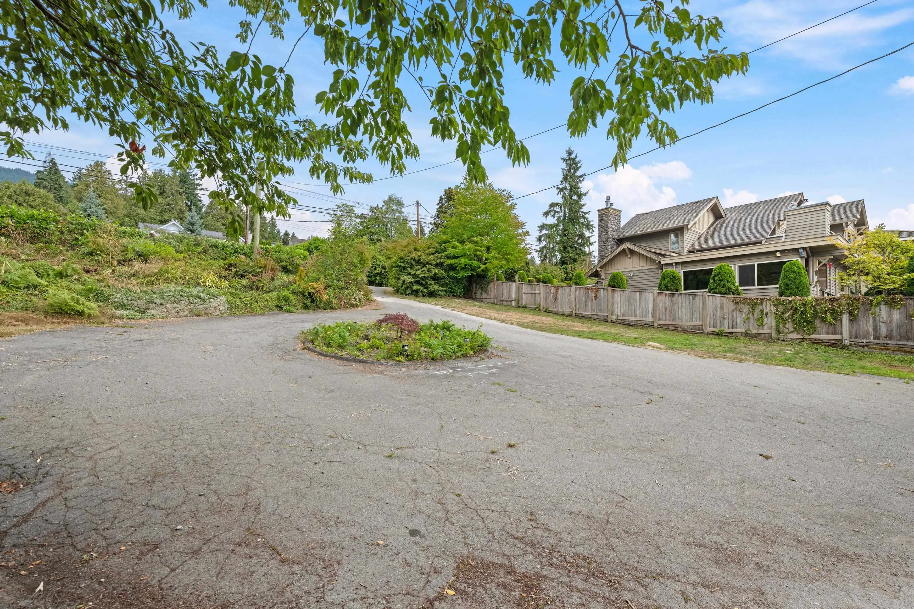 2820 Marine Drive