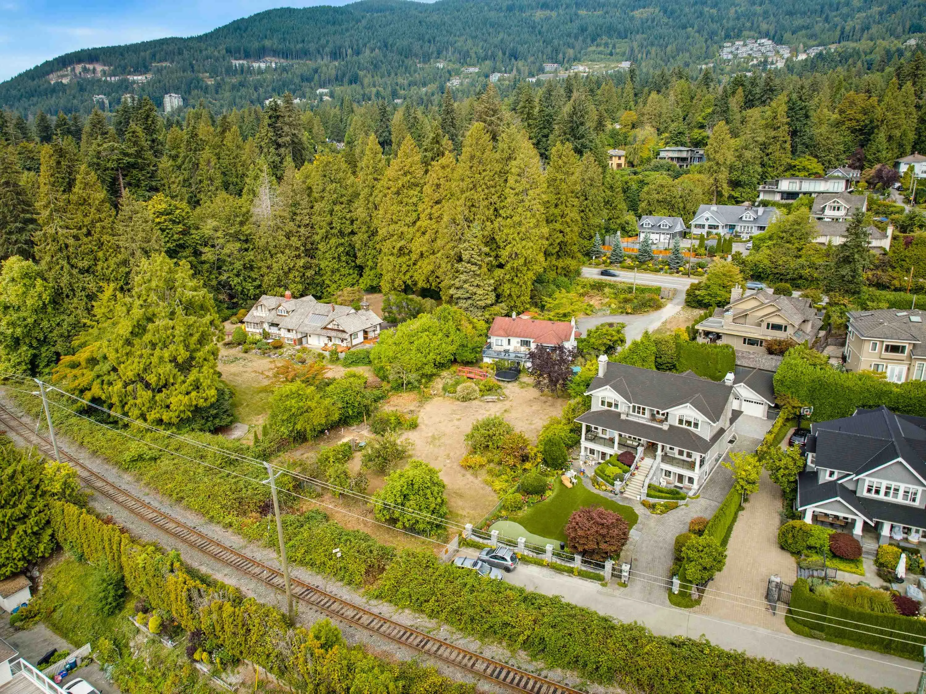 2820 Marine Drive