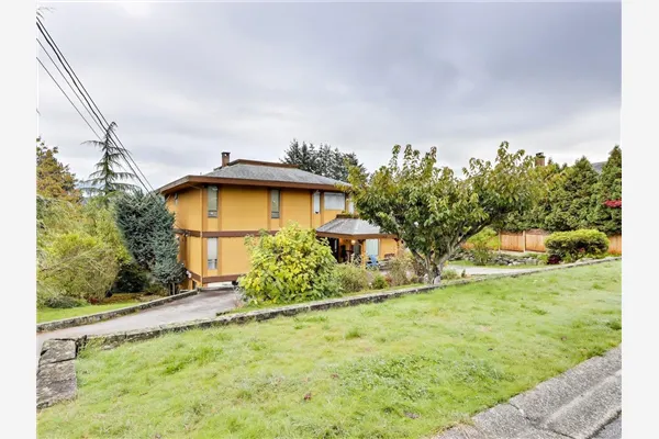 534 Beachview Drive