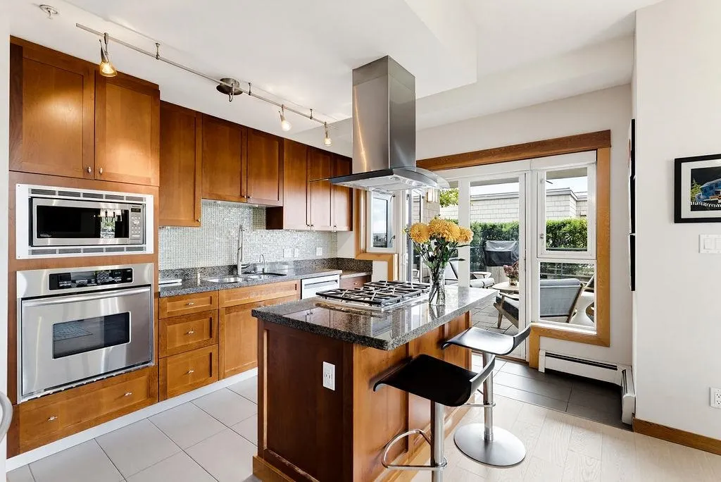 550 17th Street #202