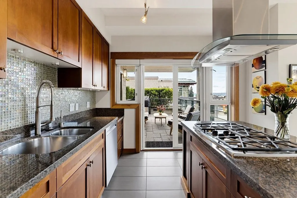 550 17th Street #202