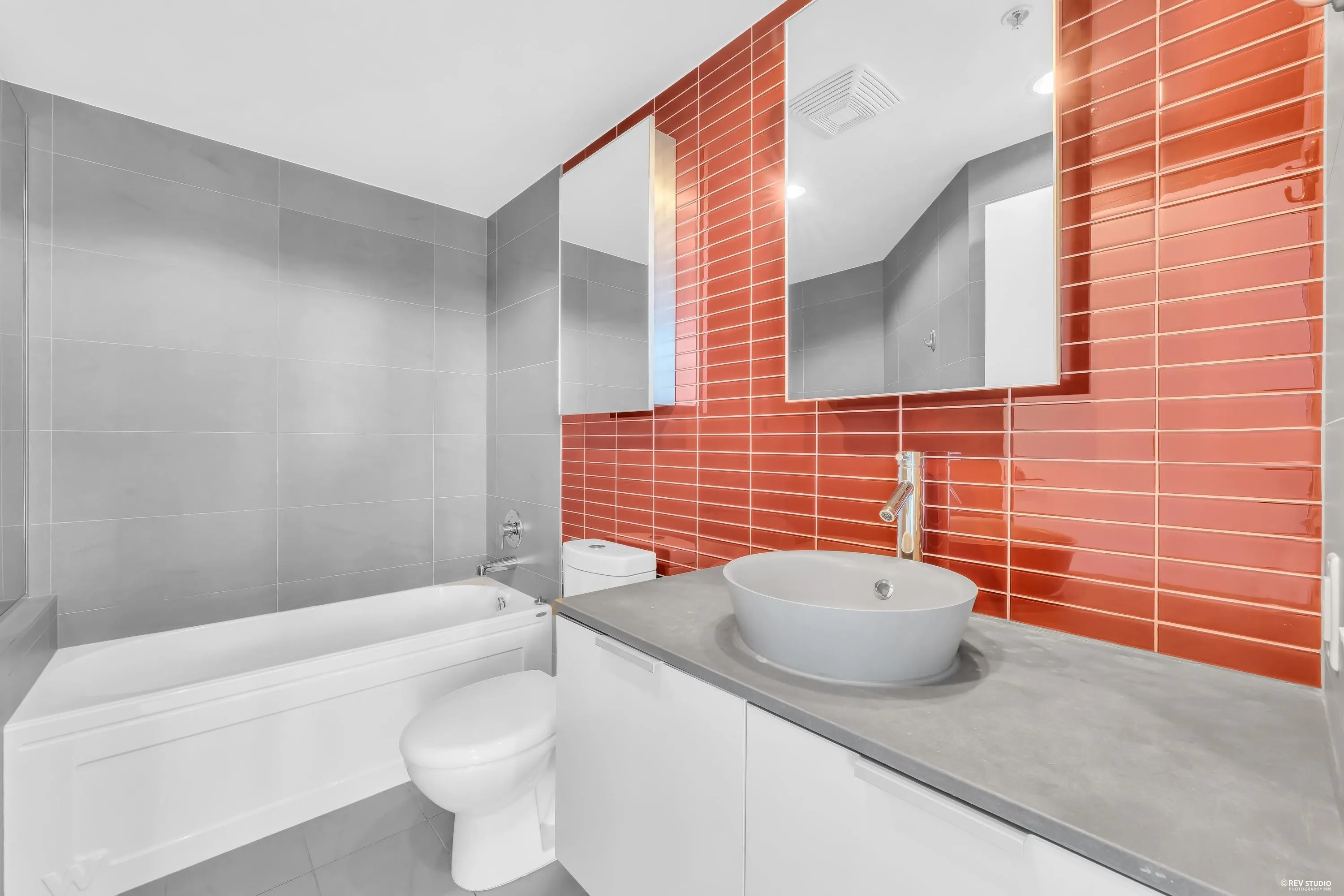 128 W Cordova Street #1806