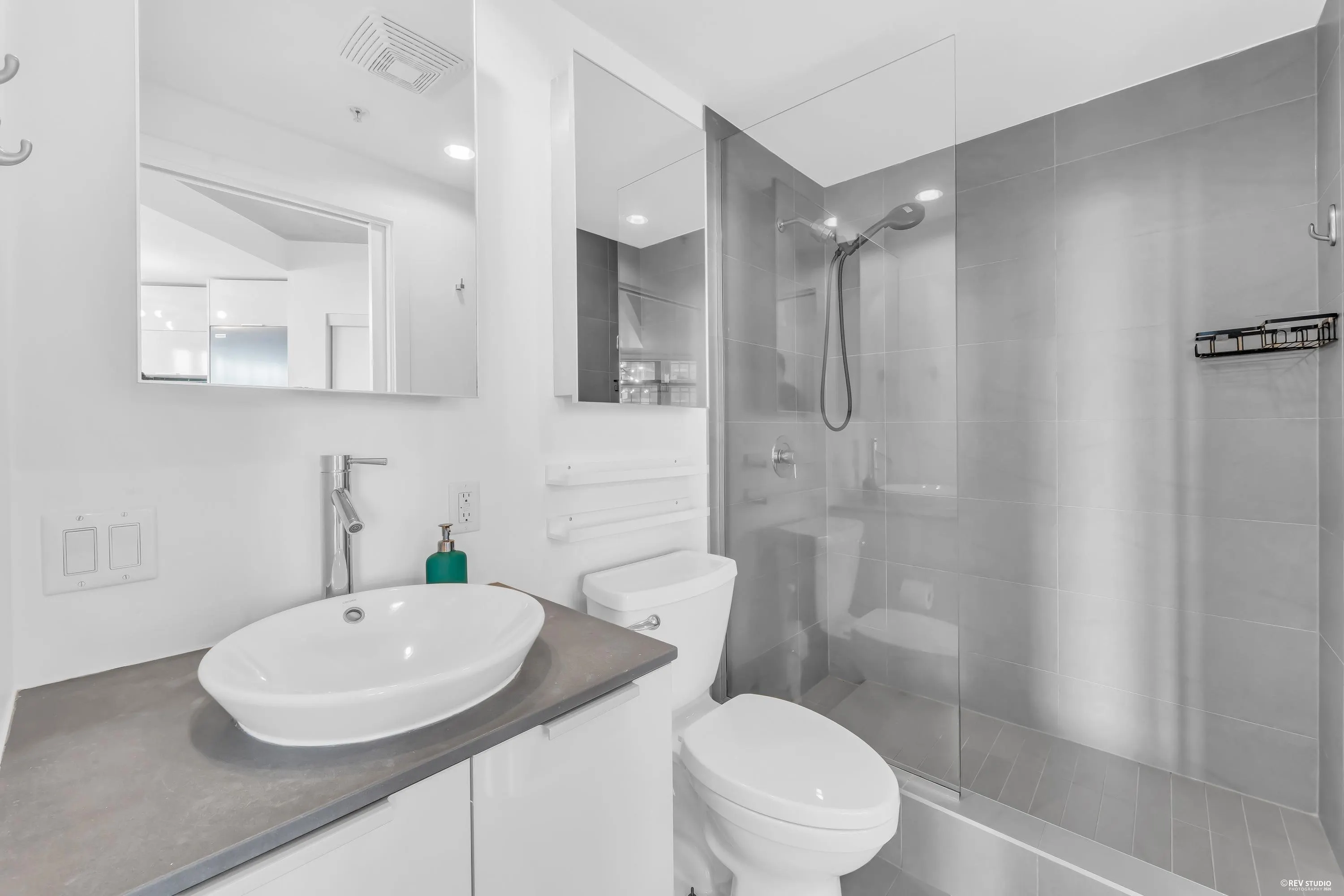 128 W Cordova Street #1806
